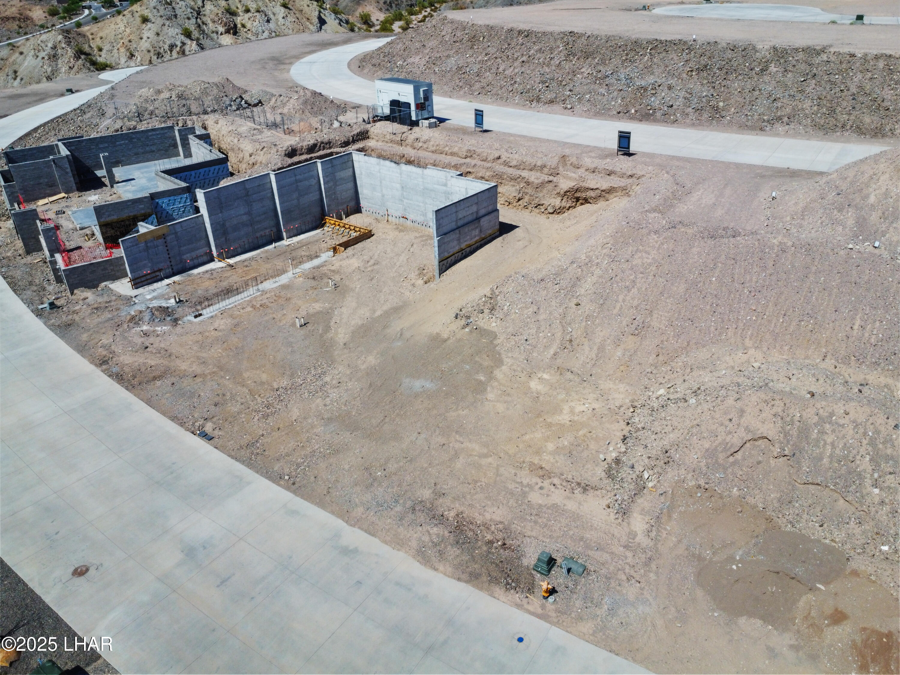 2408 Desert Rdg Ct W Property Photo 12