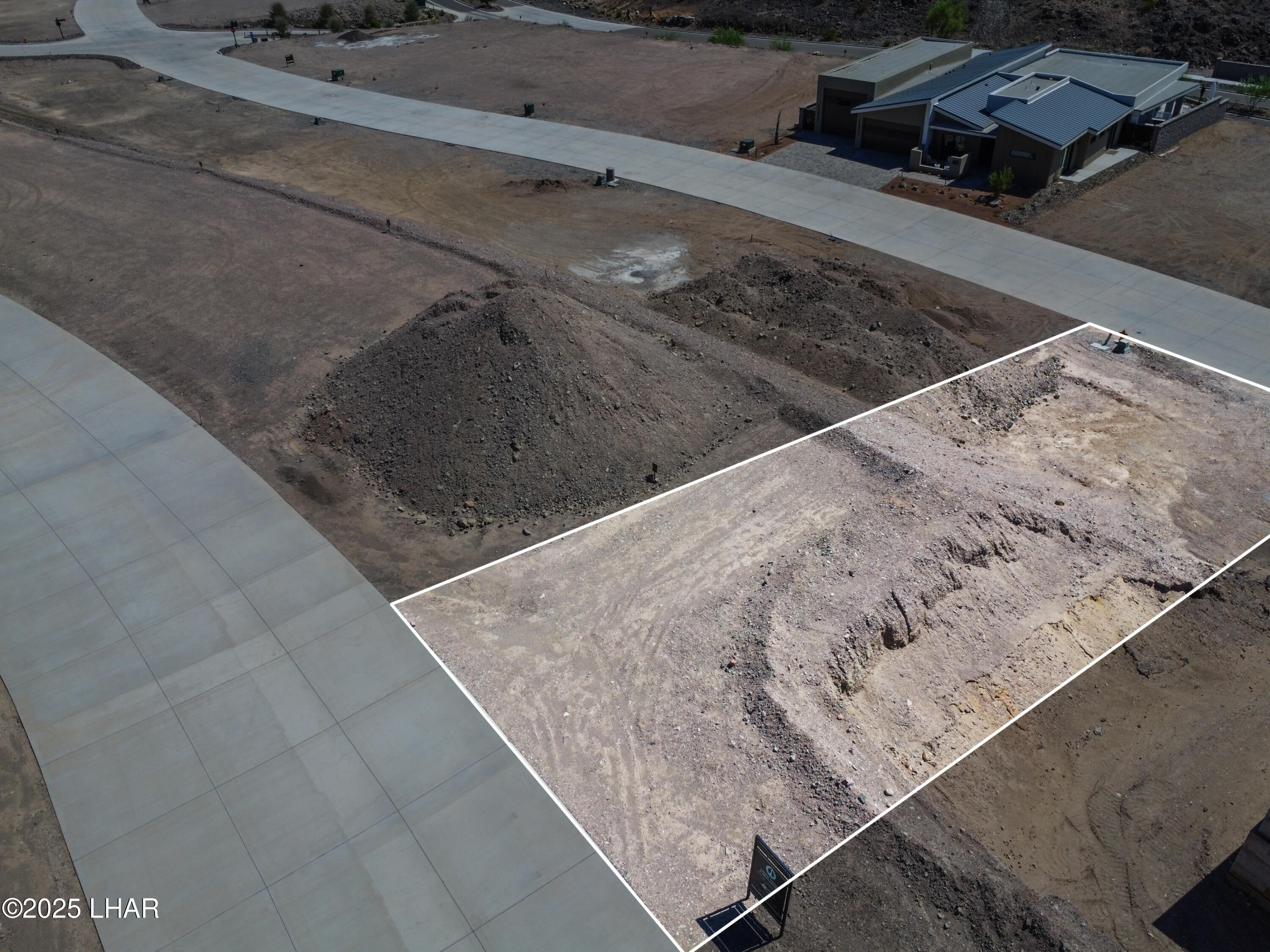 2408 Desert Rdg Ct W Property Photo 17