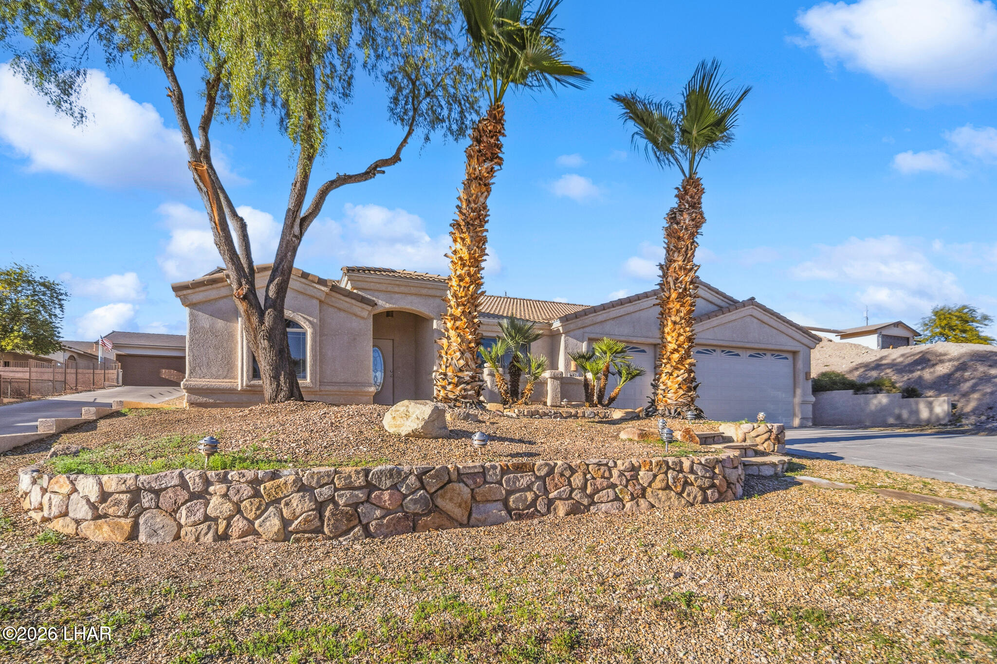 621 Rolling Hills Dr Property Photo 4