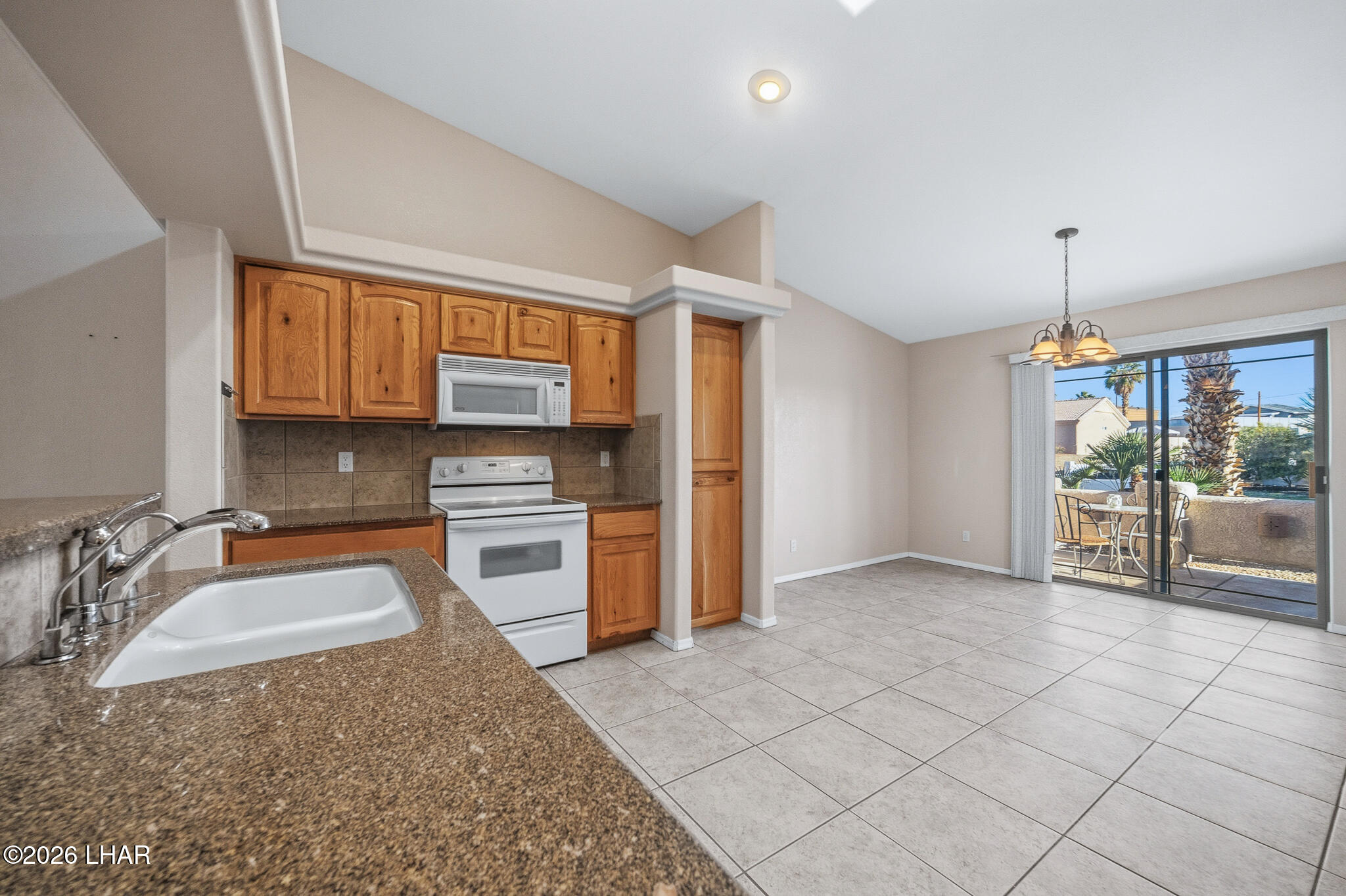 621 Rolling Hills Dr Property Photo 18