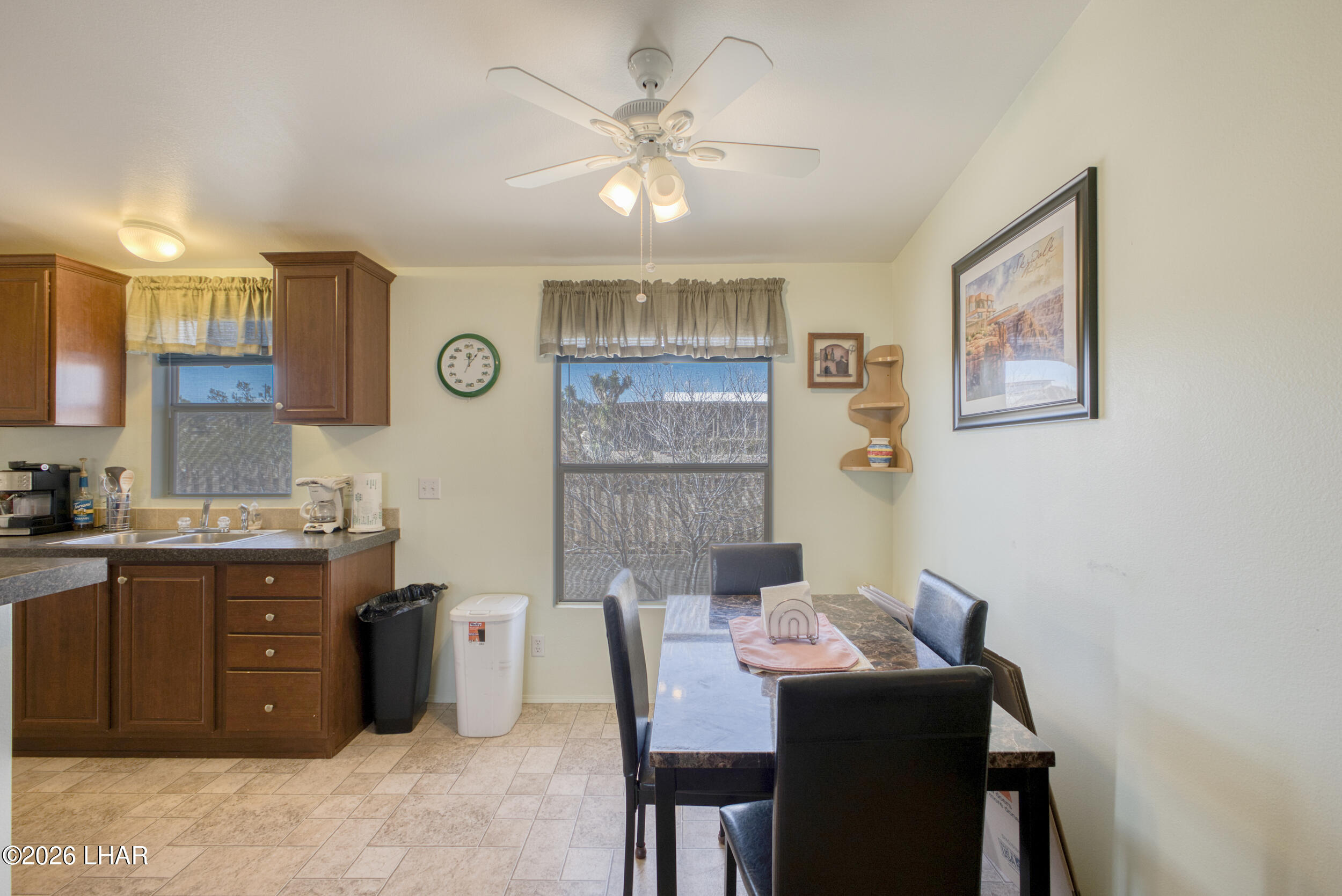 470 E Sumner Dr Property Photo 11