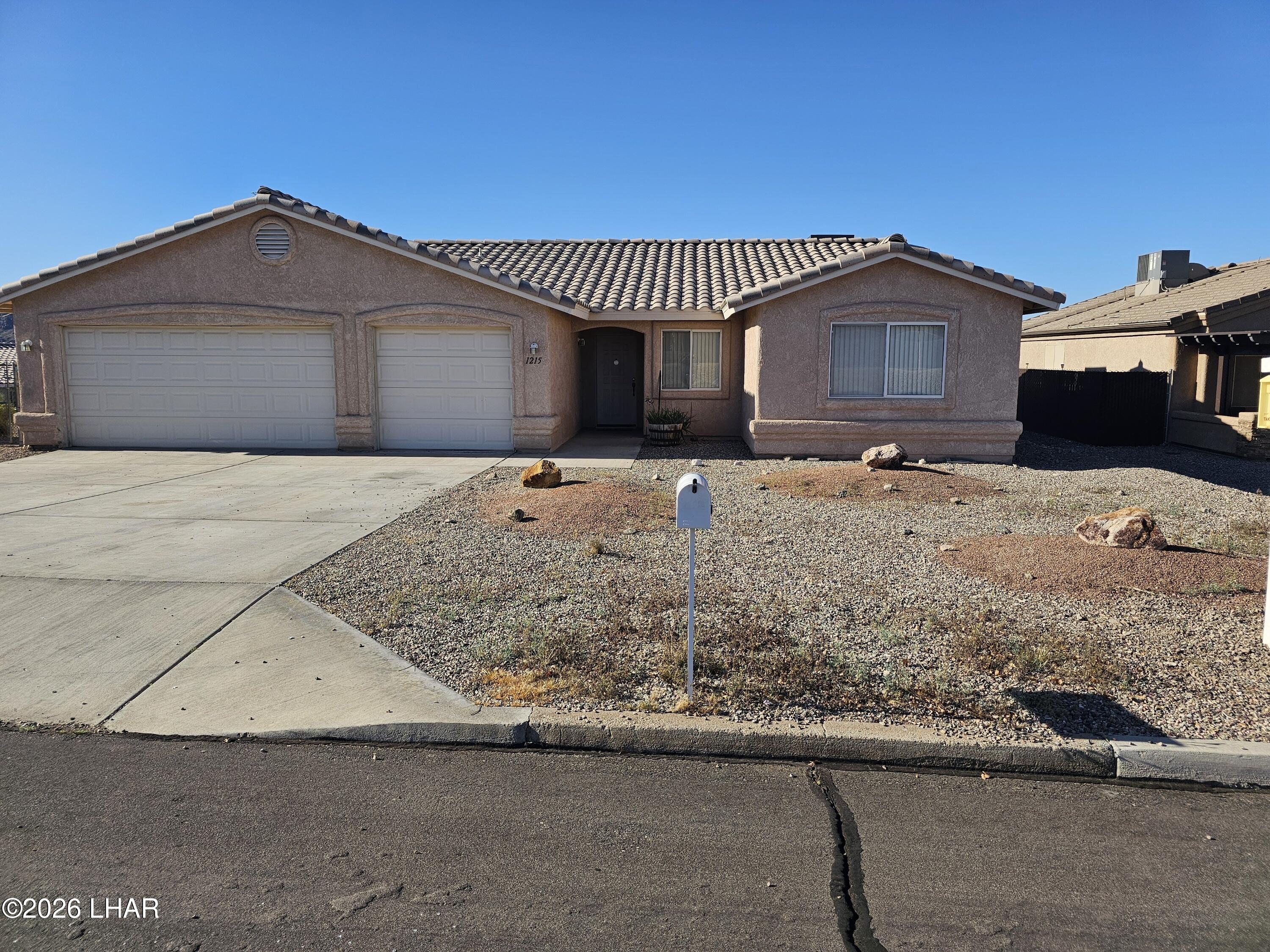 1215 Pawnee Dr Property Photo 6