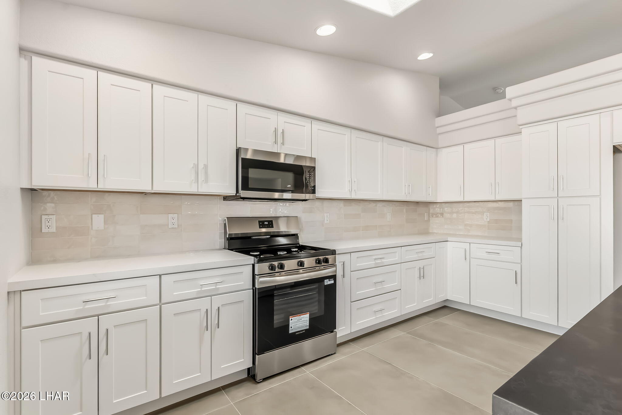 2045 E Crystal Dr Property Photo 20