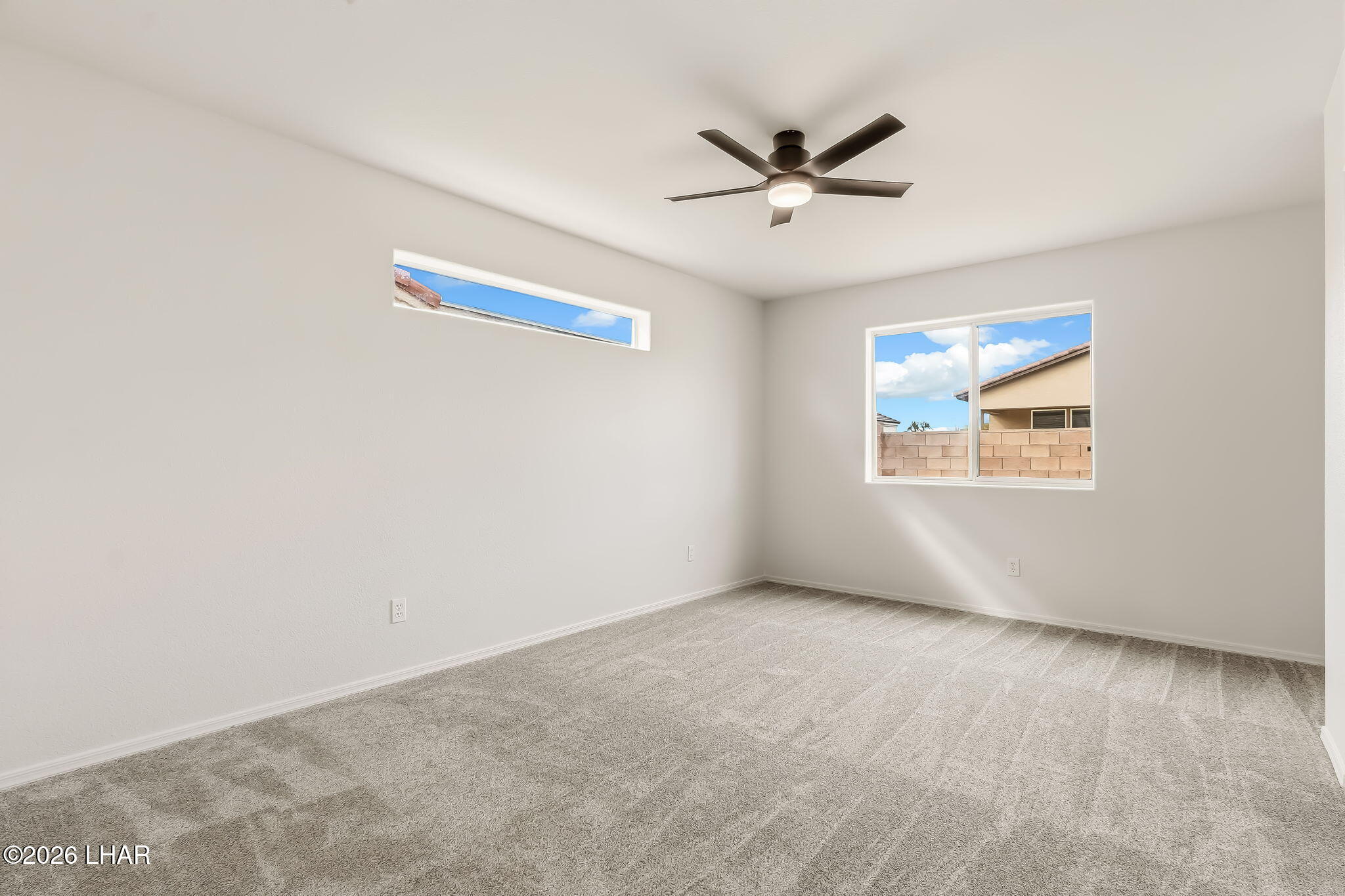 2045 E Crystal Dr Property Photo 40