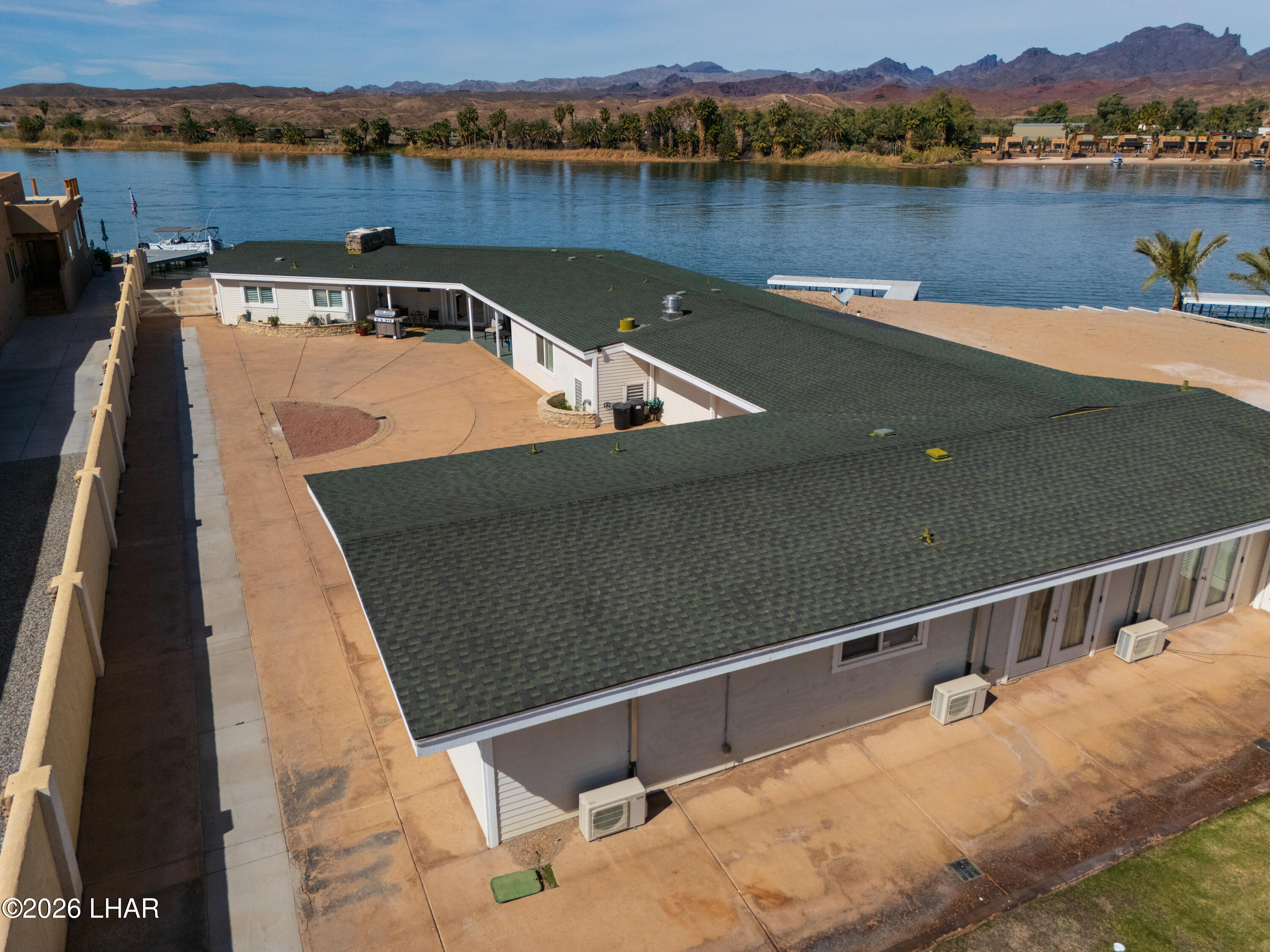 7870 Riverside Dr Property Photo 6