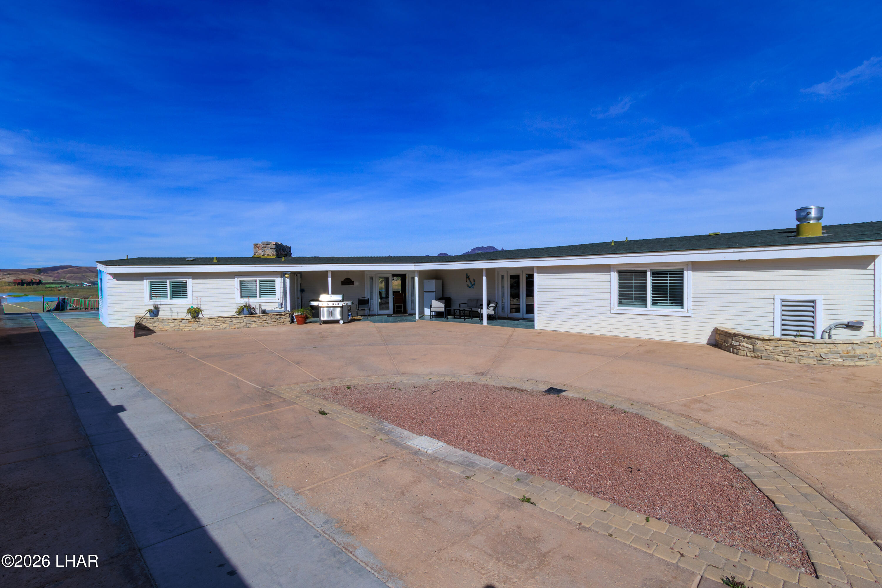 7870 Riverside Dr Property Photo 7