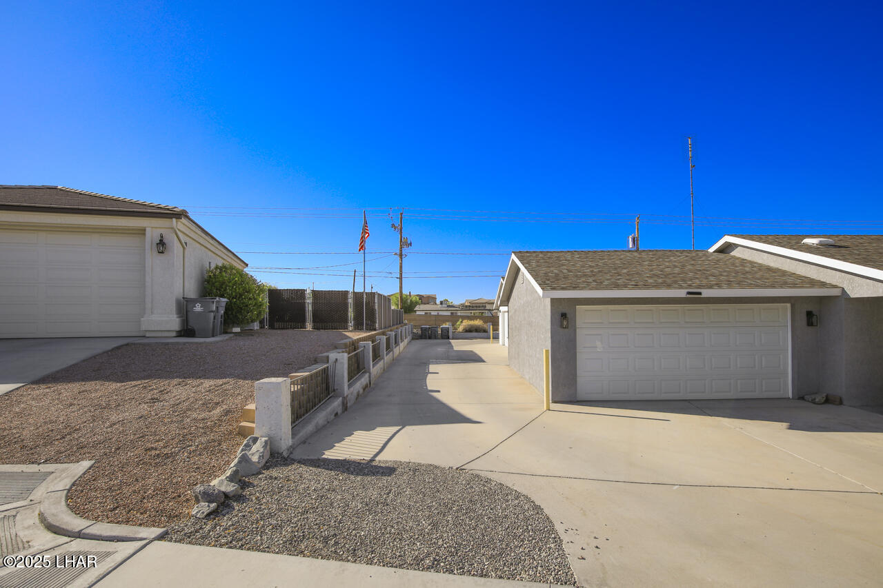 2444 Hummingbird Ln Property Photo 4