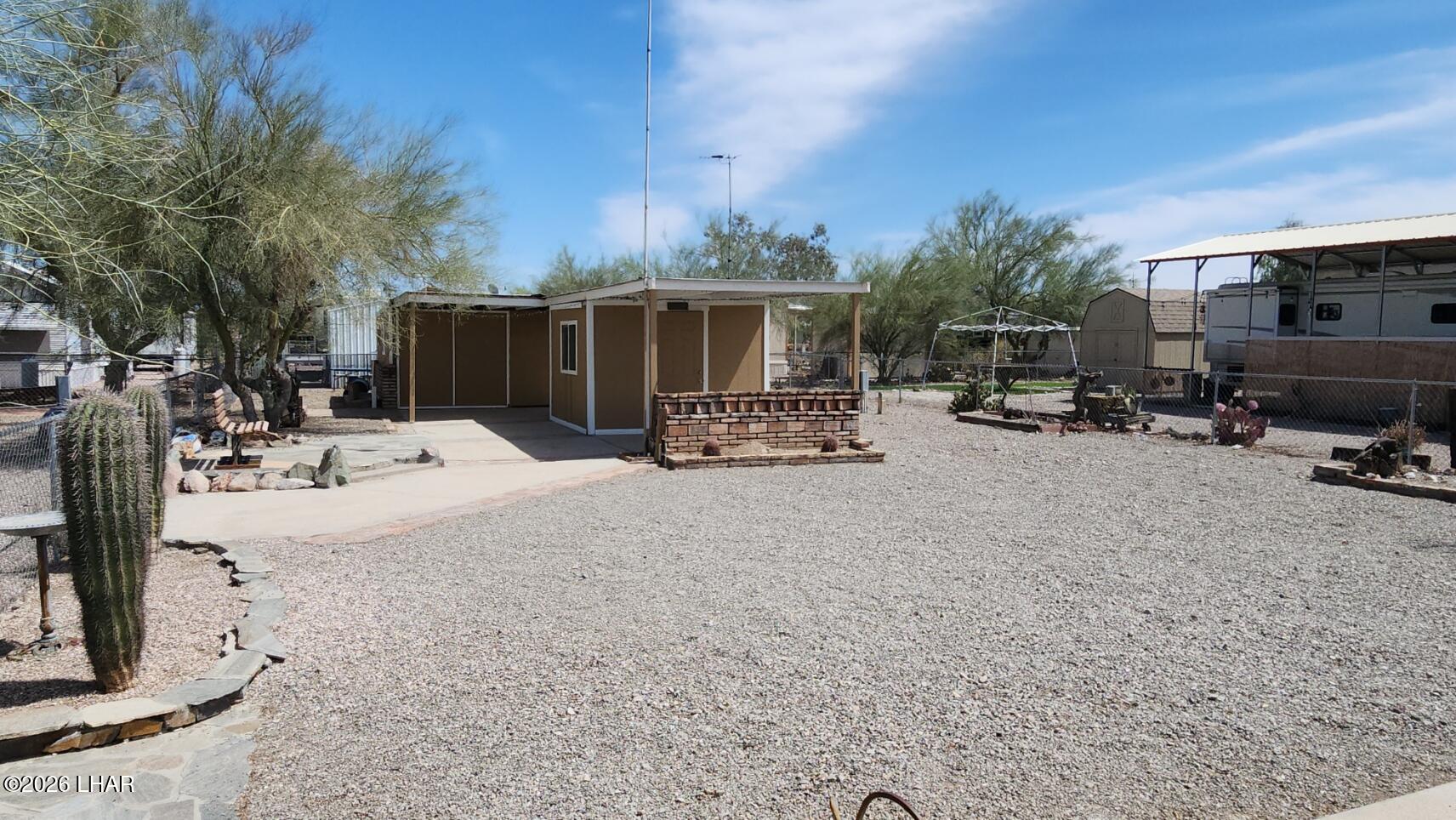 565 S Adobe Ln Property Photo 2