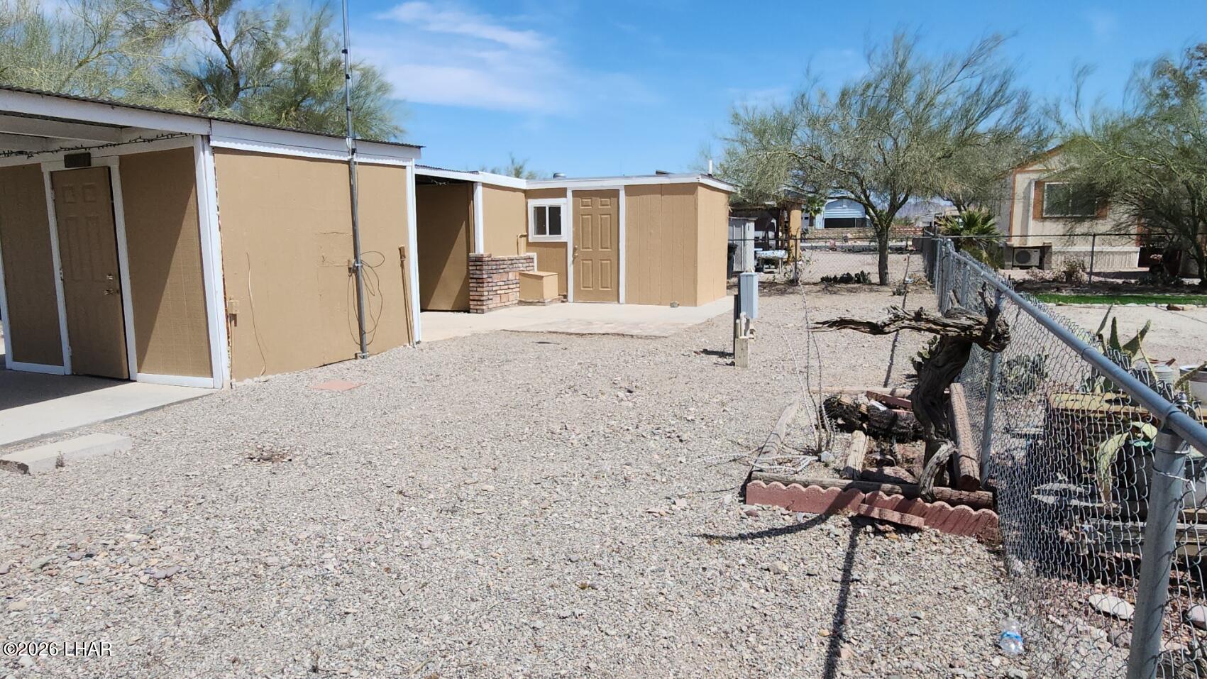 565 S Adobe Ln Property Photo 12