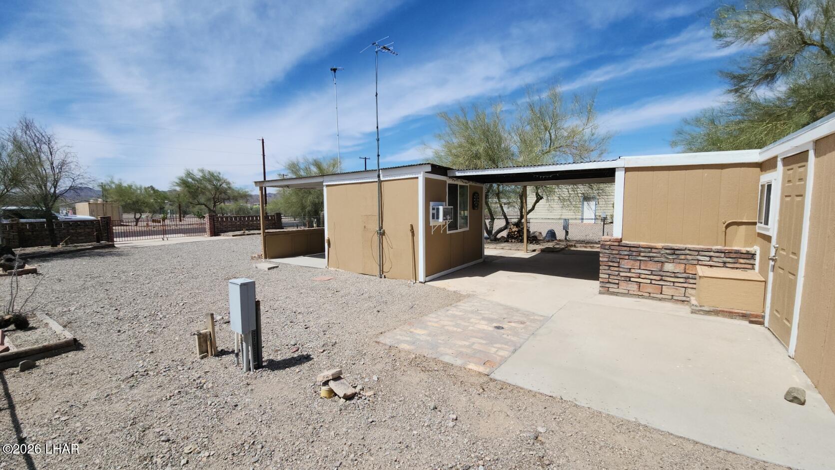 565 S Adobe Ln Property Photo 14