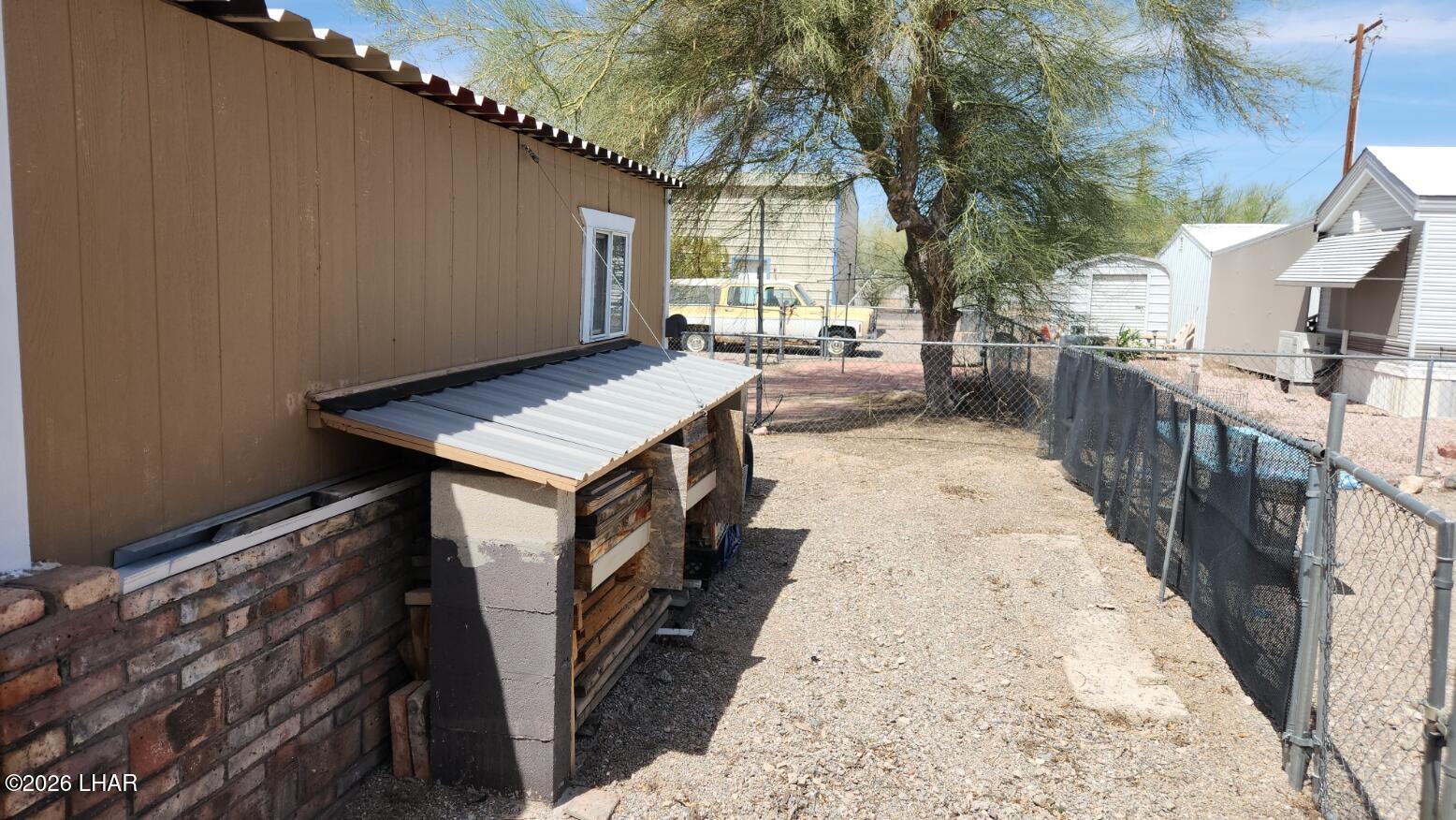 565 S Adobe Ln Property Photo 17