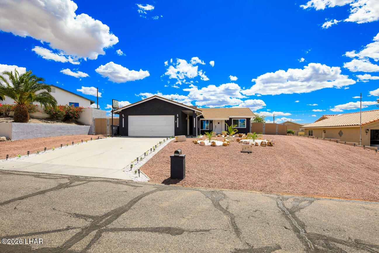 3260 Silversmith Dr Property Photo 4