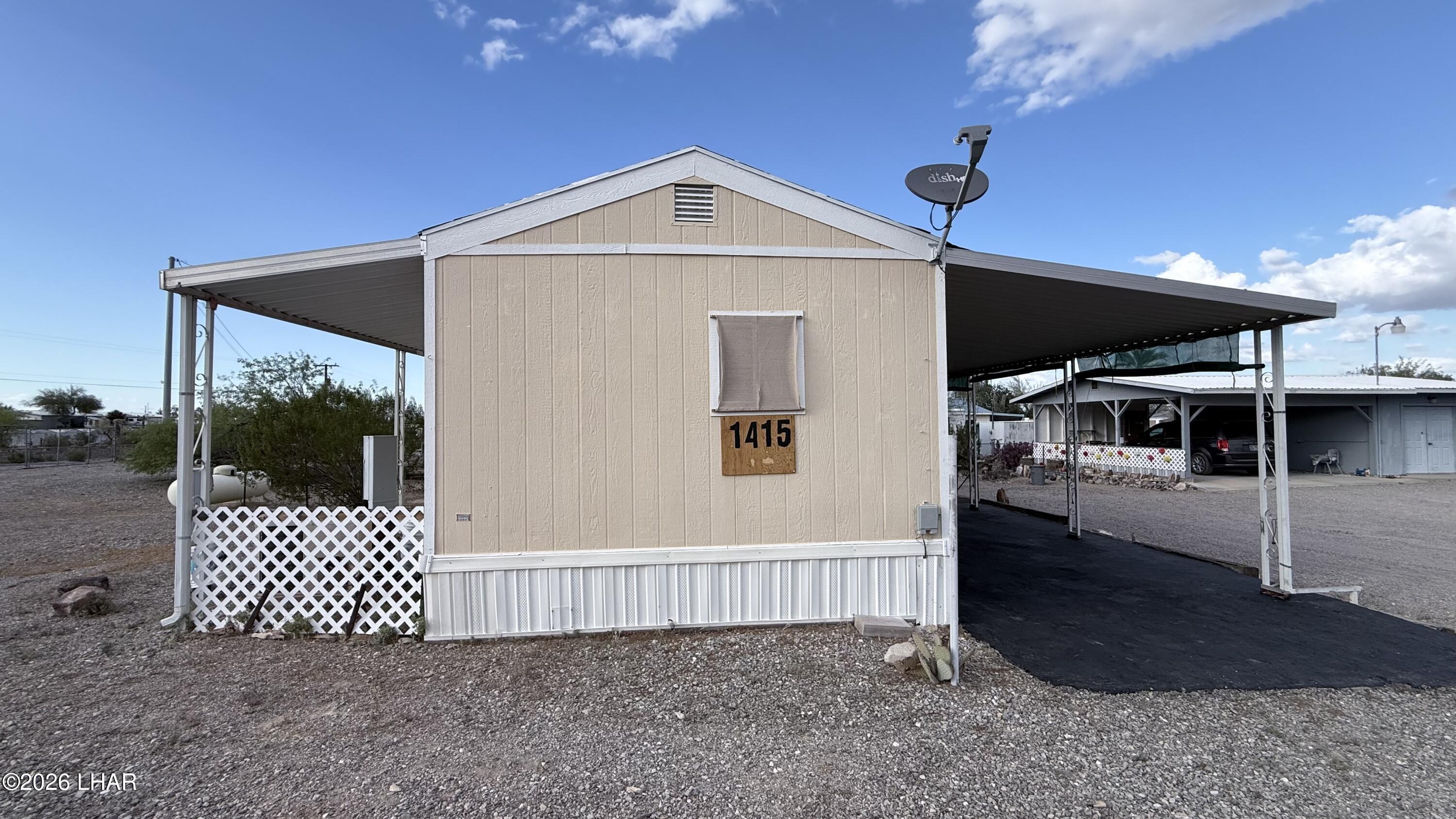 1415 N Datig Ave Property Photo 1