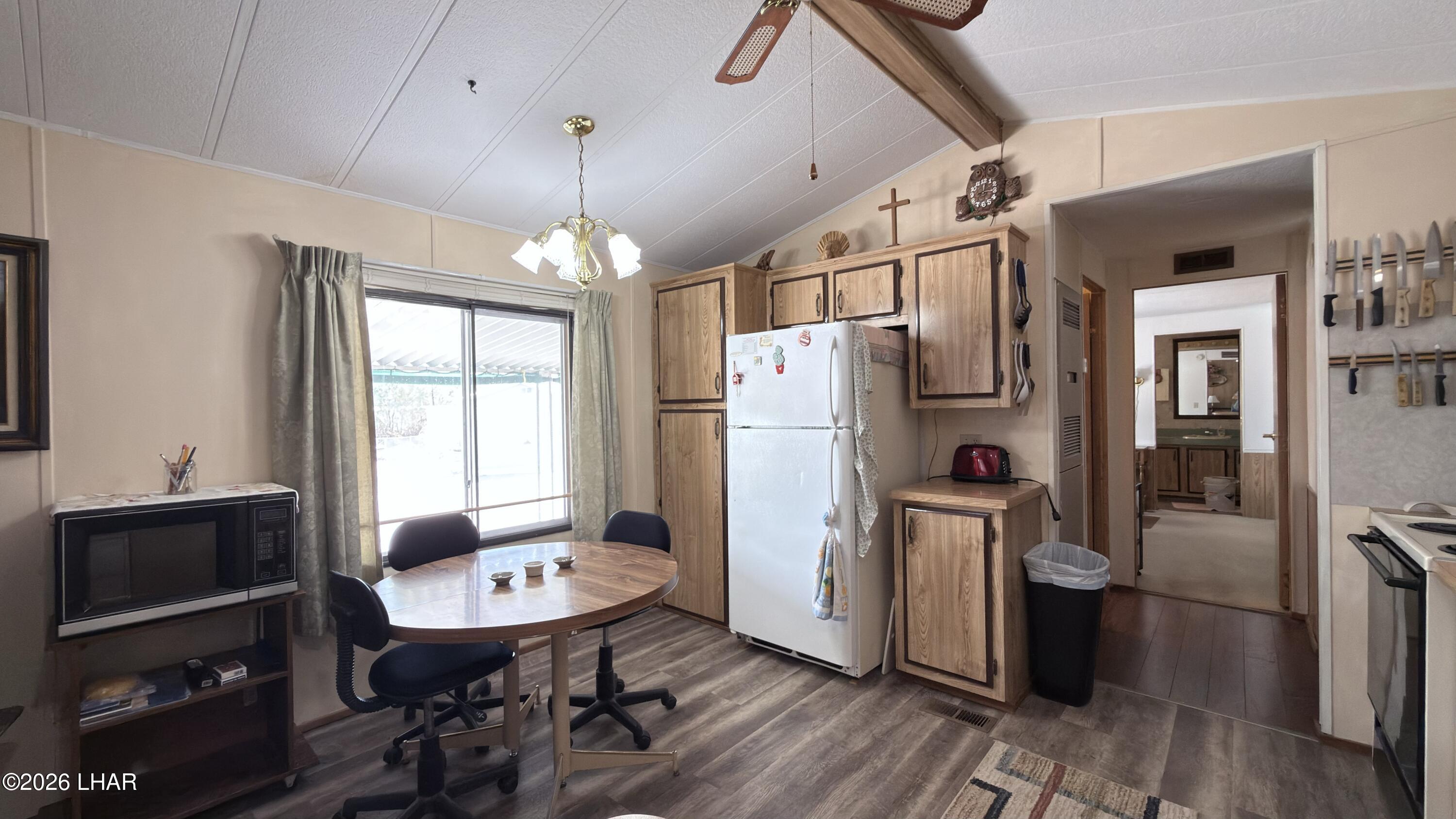 1415 N Datig Ave Property Photo 9