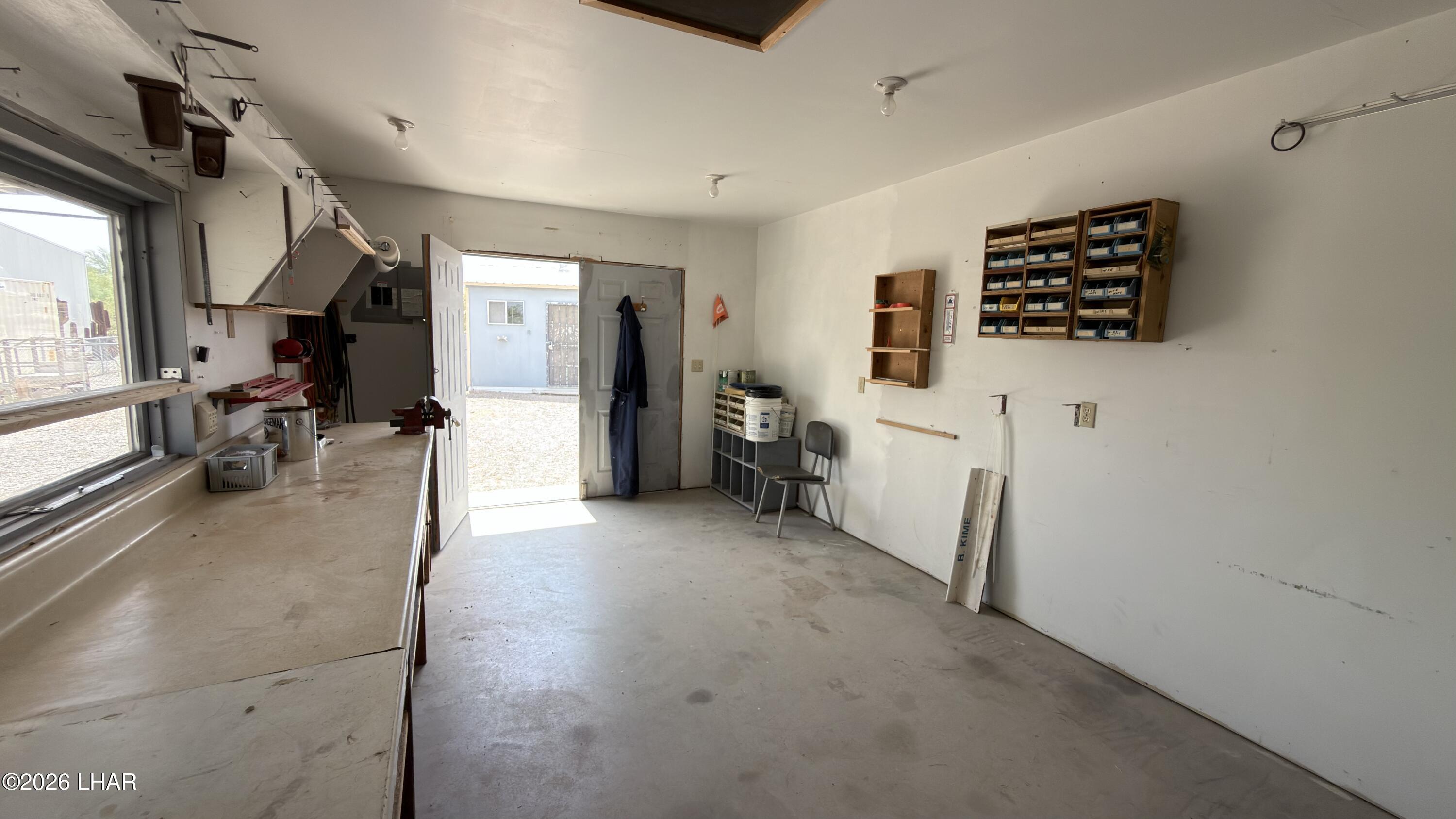 1415 N Datig Ave Property Photo 30