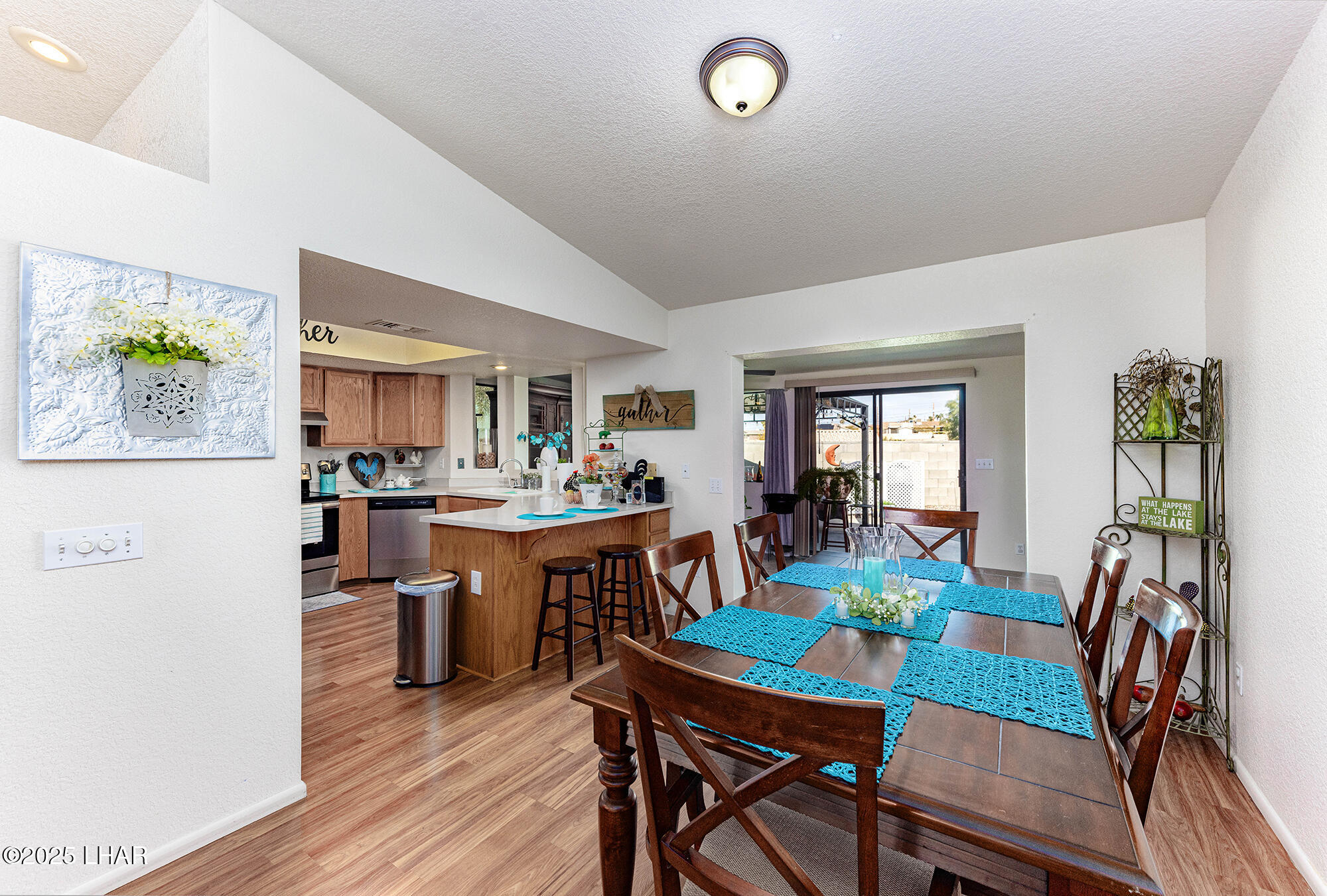 459 Silver Saddle Bay Property Photo 6