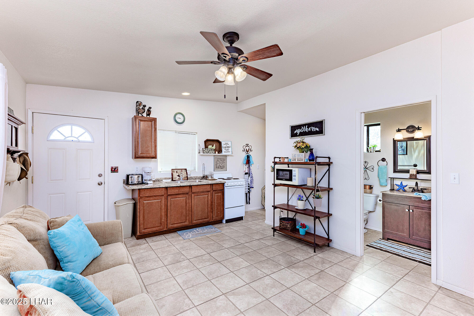 459 Silver Saddle Bay Property Photo 13