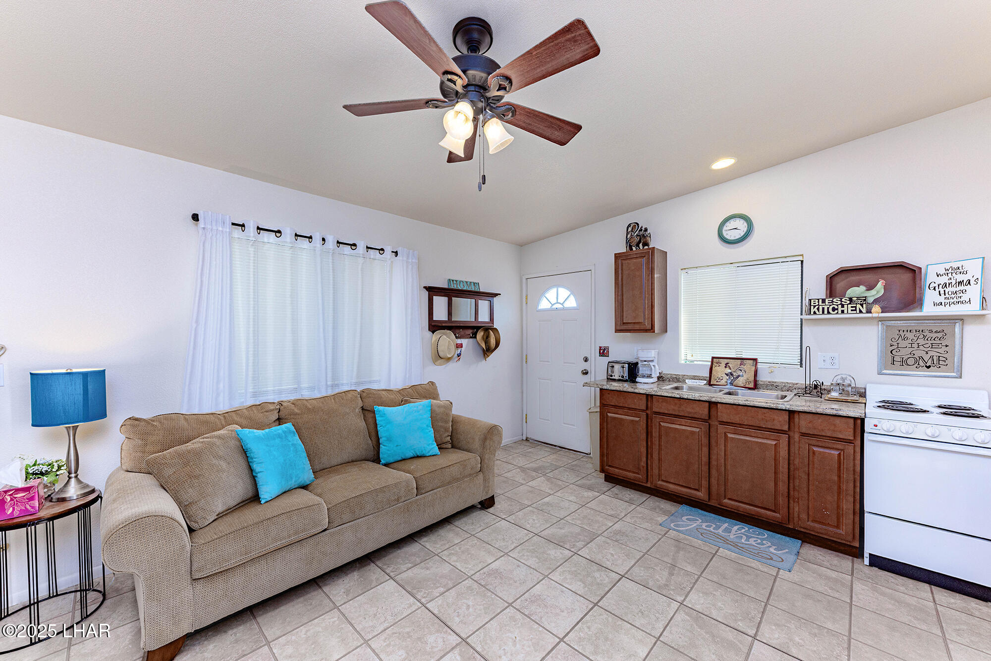 459 Silver Saddle Bay Property Photo 14