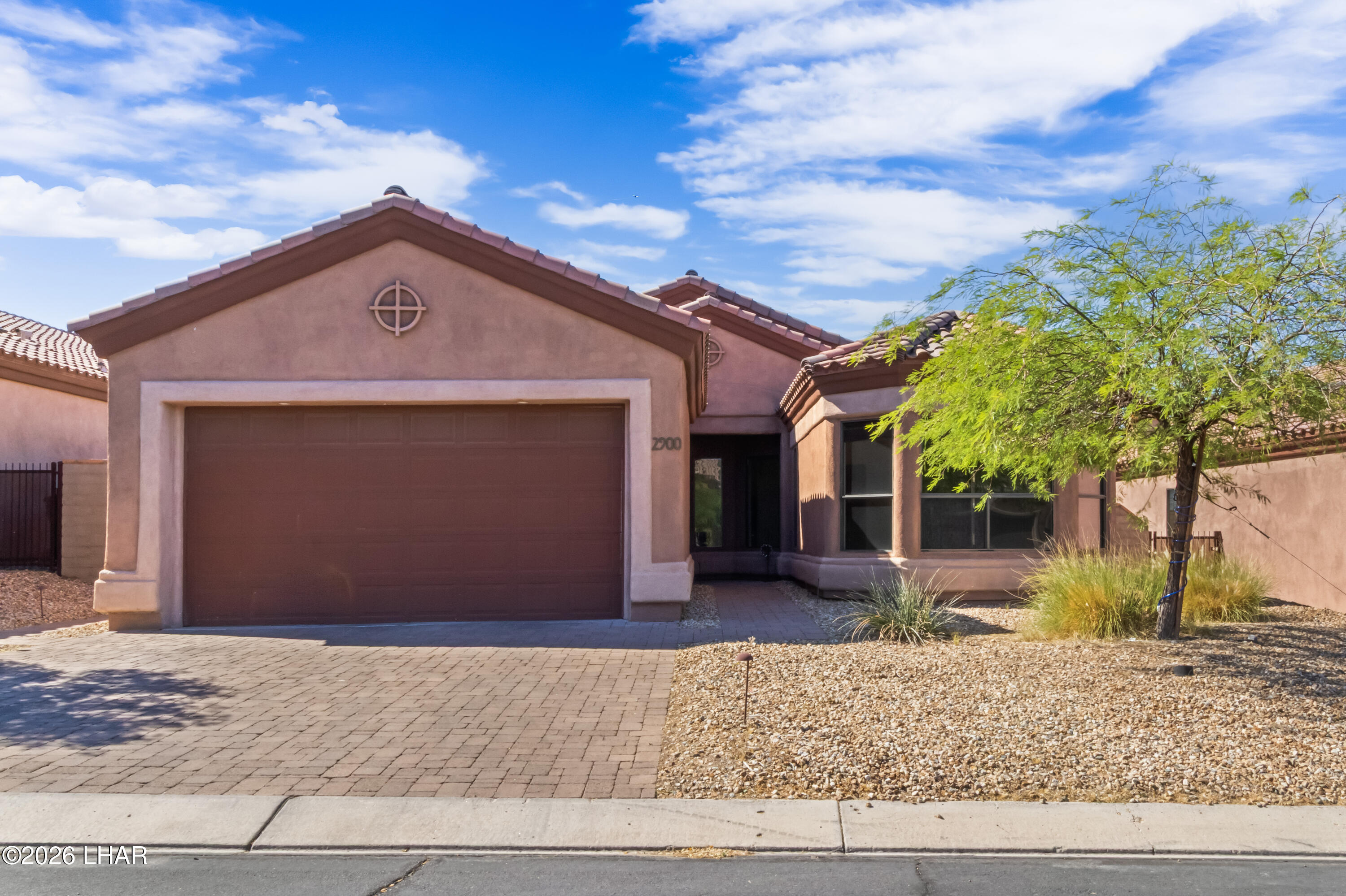 2900 Esmerelda Dr Property Photo 1