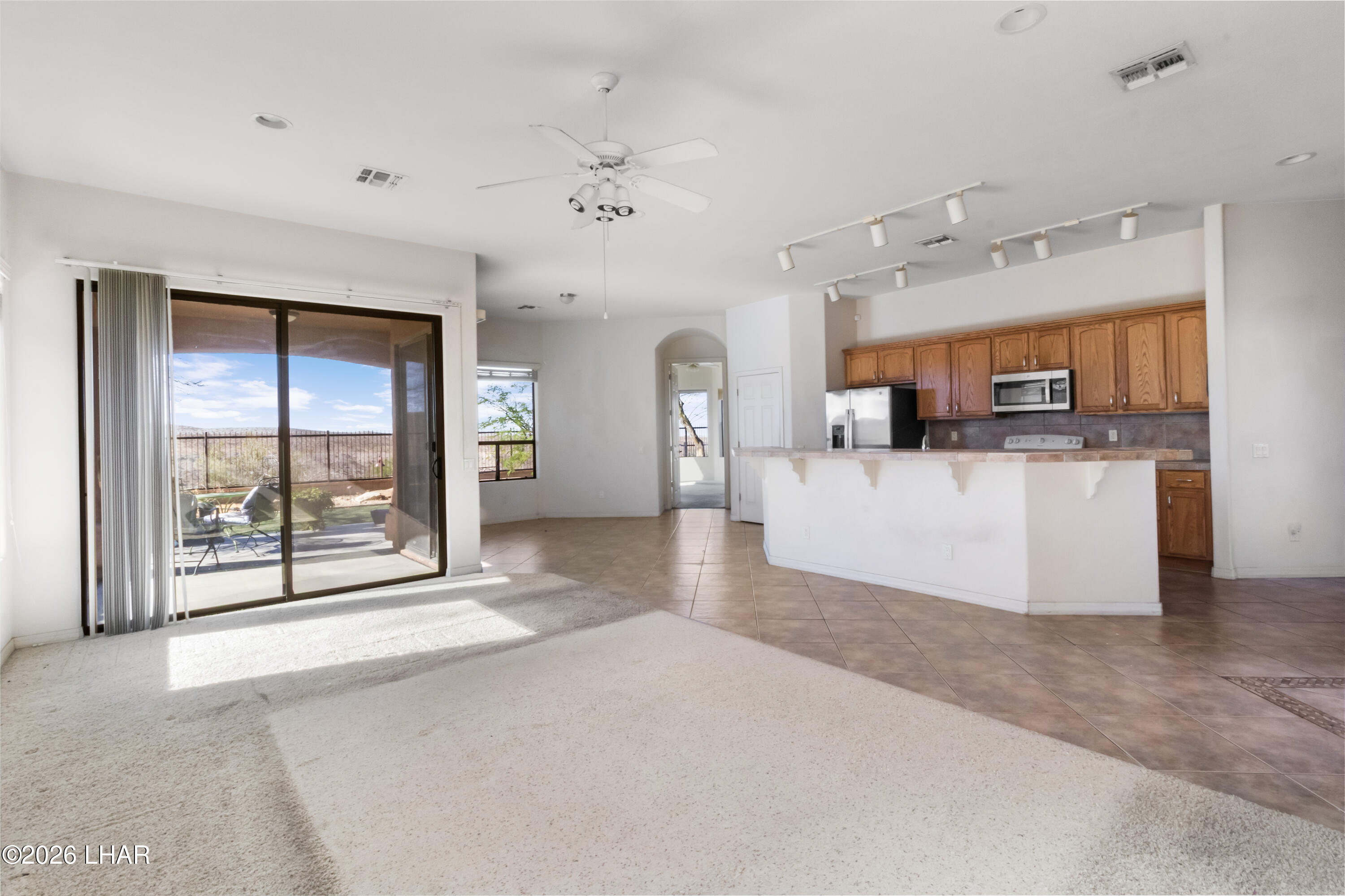 2900 Esmerelda Dr Property Photo 5
