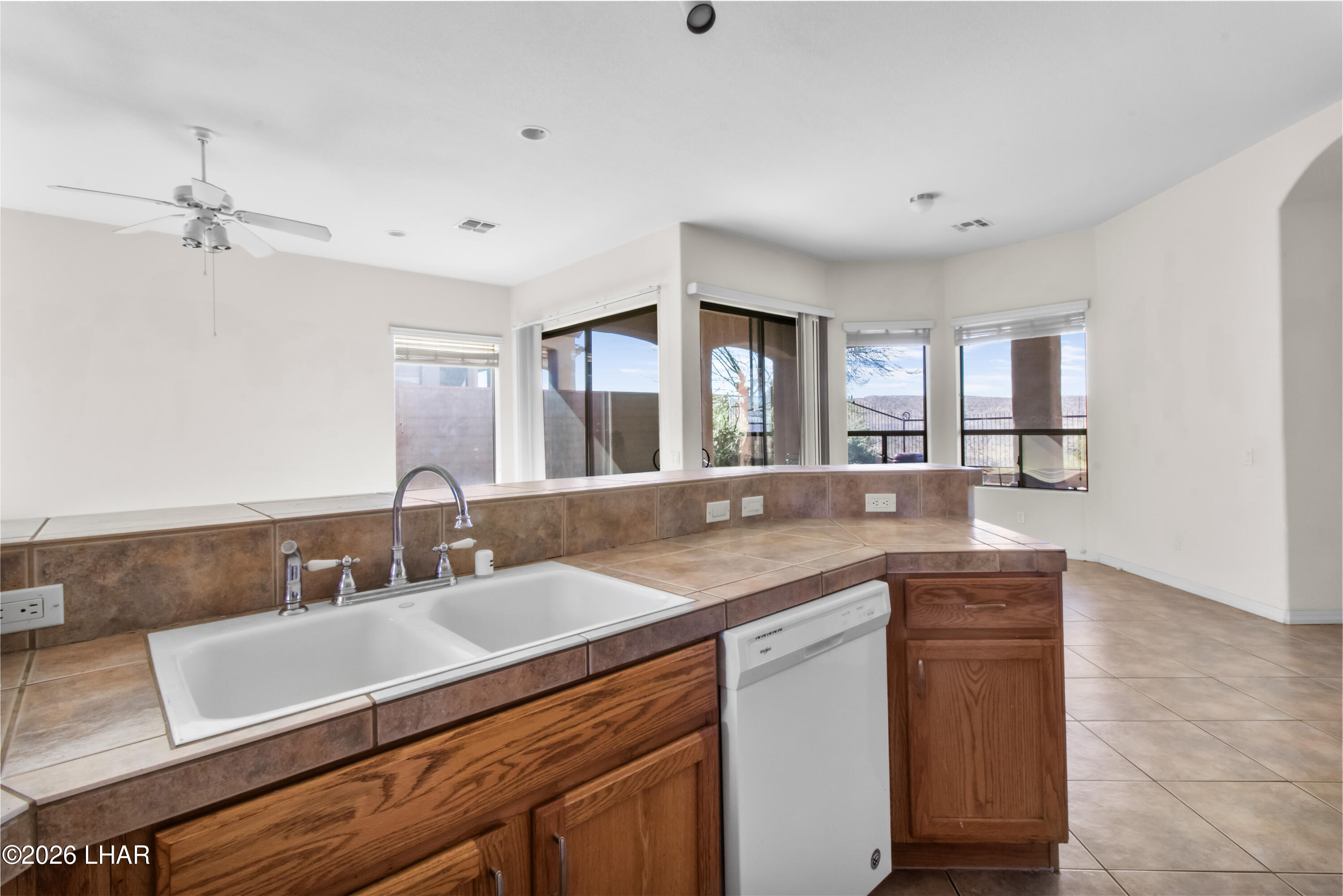 2900 Esmerelda Dr Property Photo 13