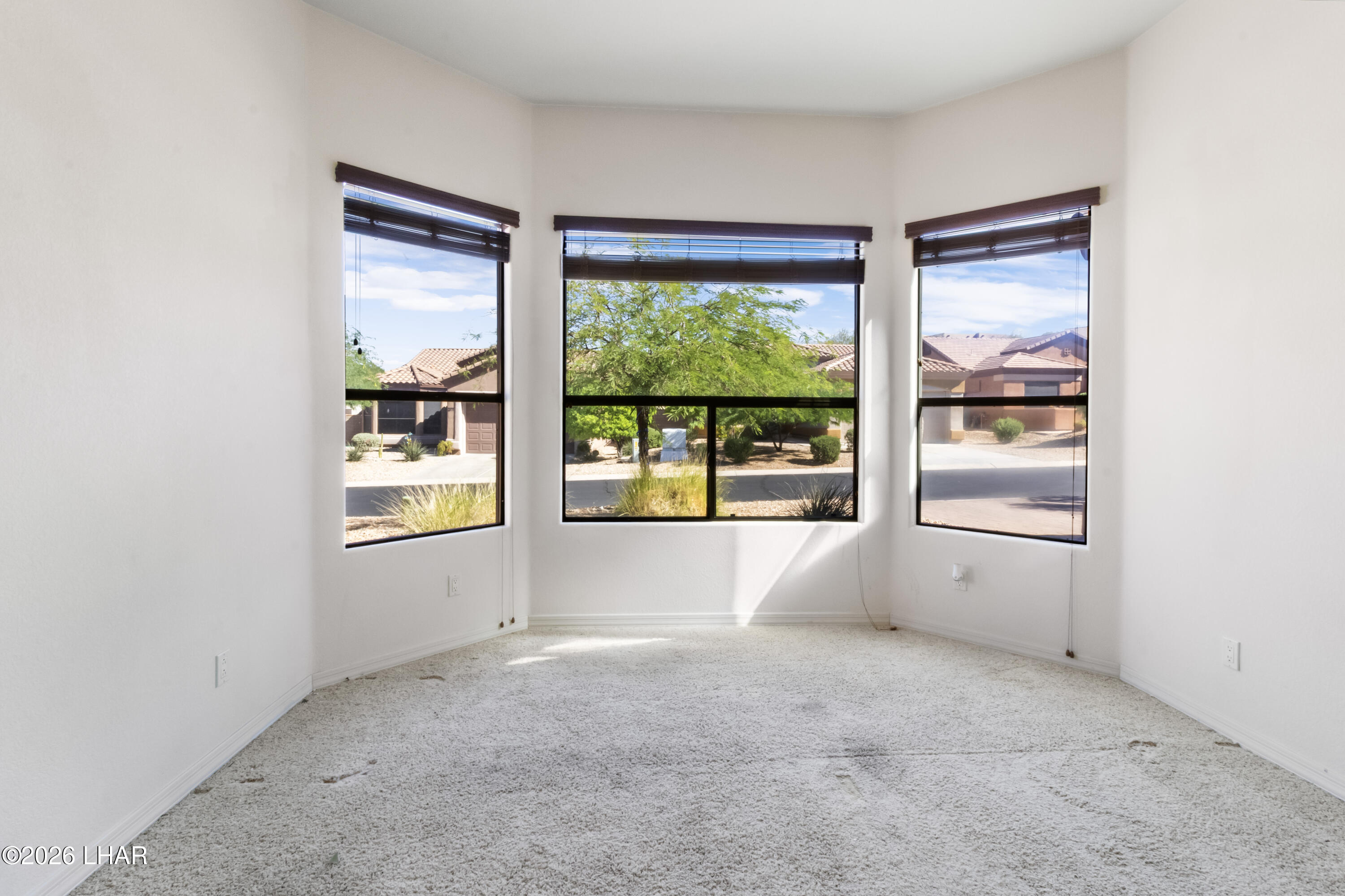 2900 Esmerelda Dr Property Photo 32