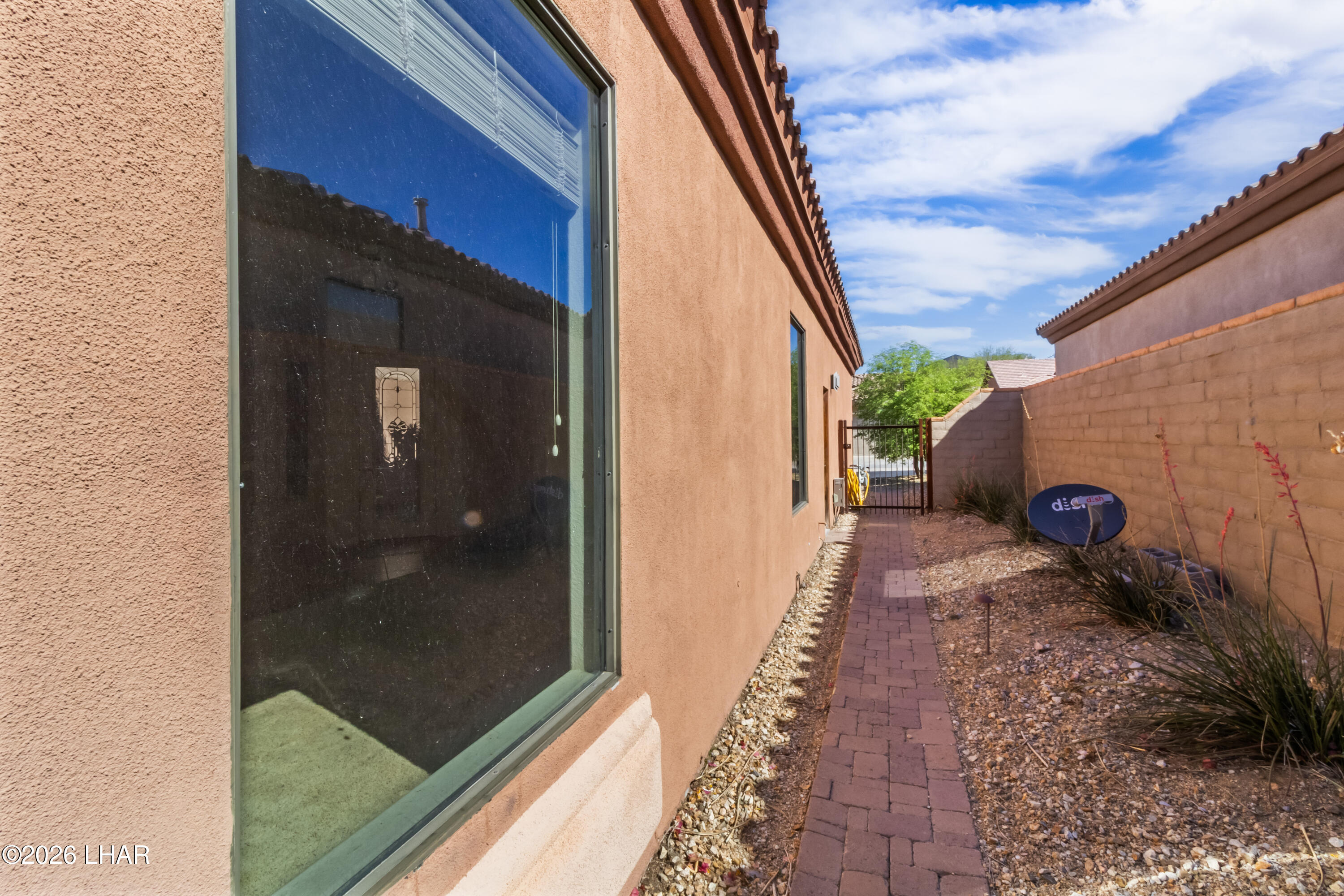 2900 Esmerelda Dr Property Photo 40
