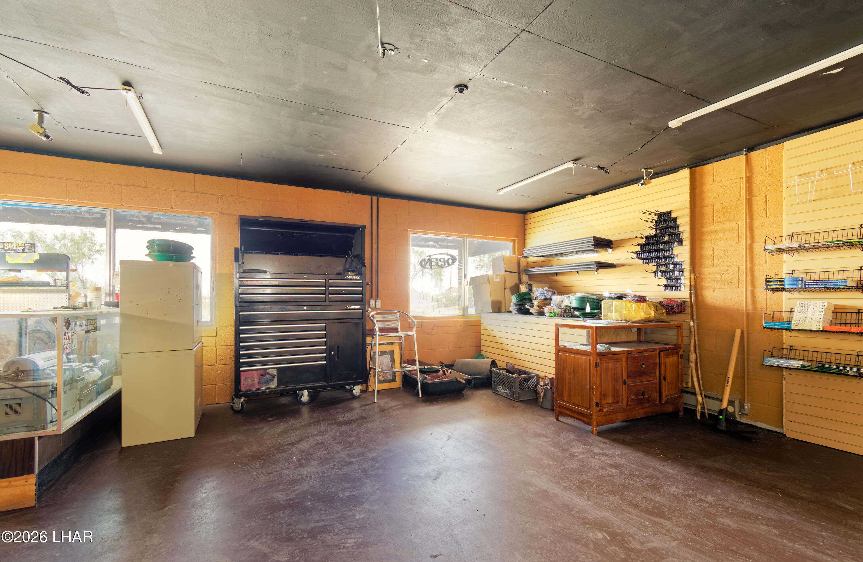 566 N Central Blvd Property Photo 10