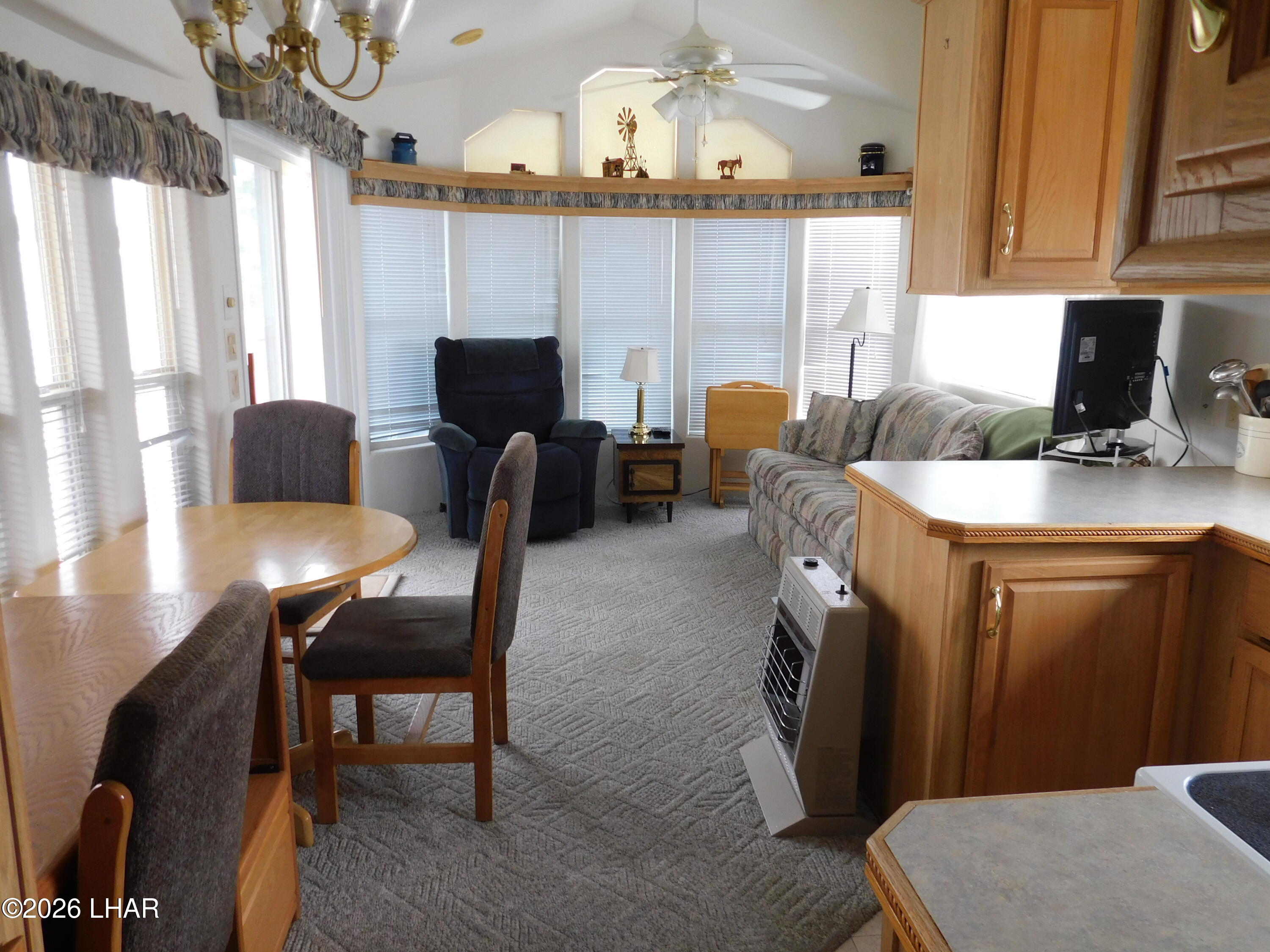 46628 E Highway 60 40 Property Photo 11