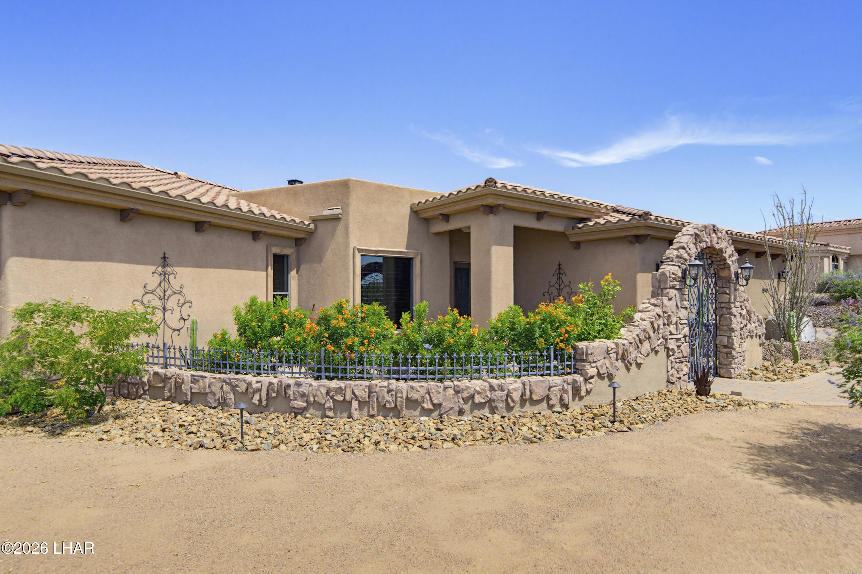 8040 Circula De Hacienda Property Photo 4