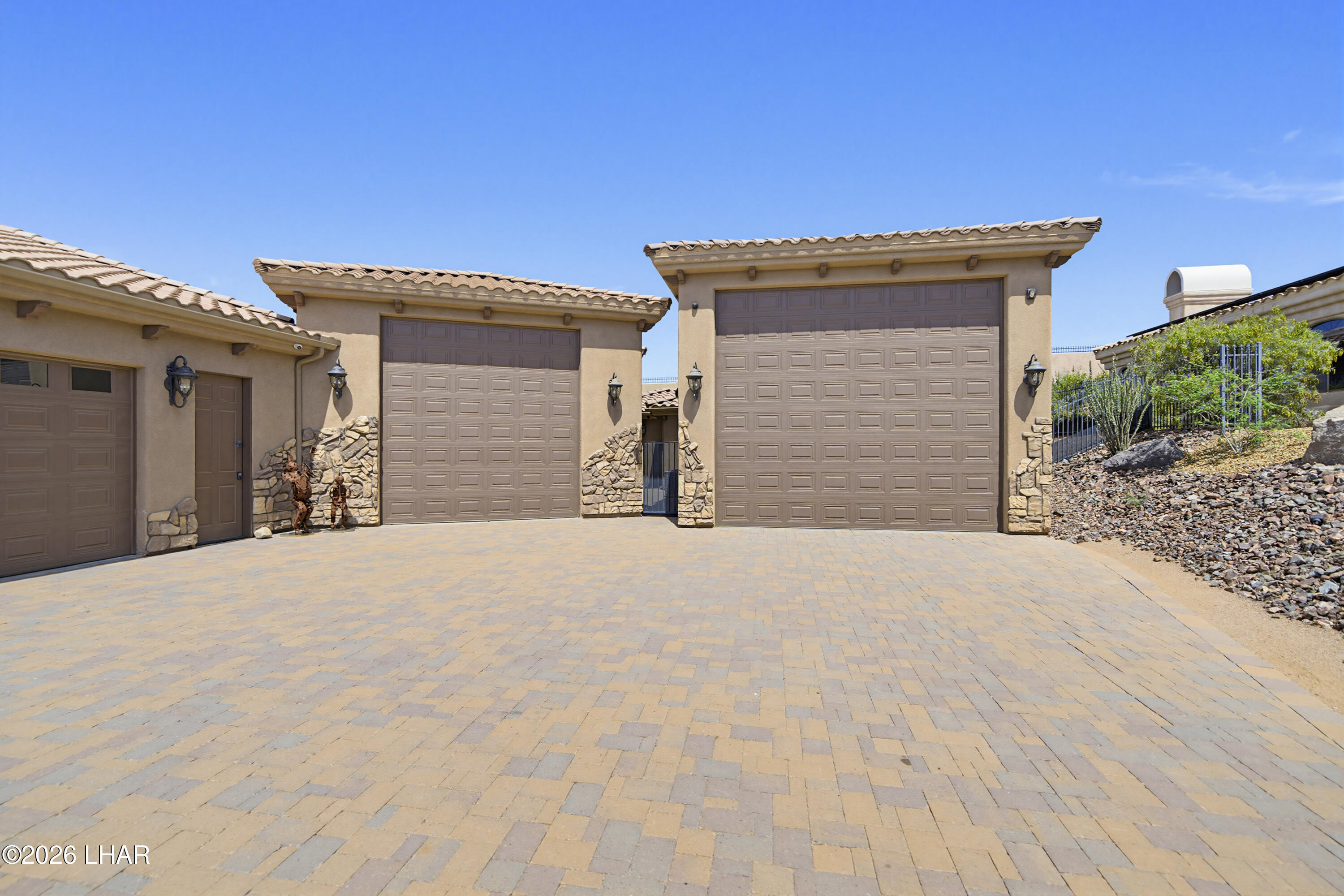 8040 Circula De Hacienda Property Photo 5