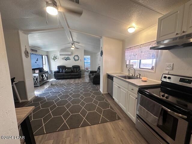 10599 Cove Ave Property Photo 3