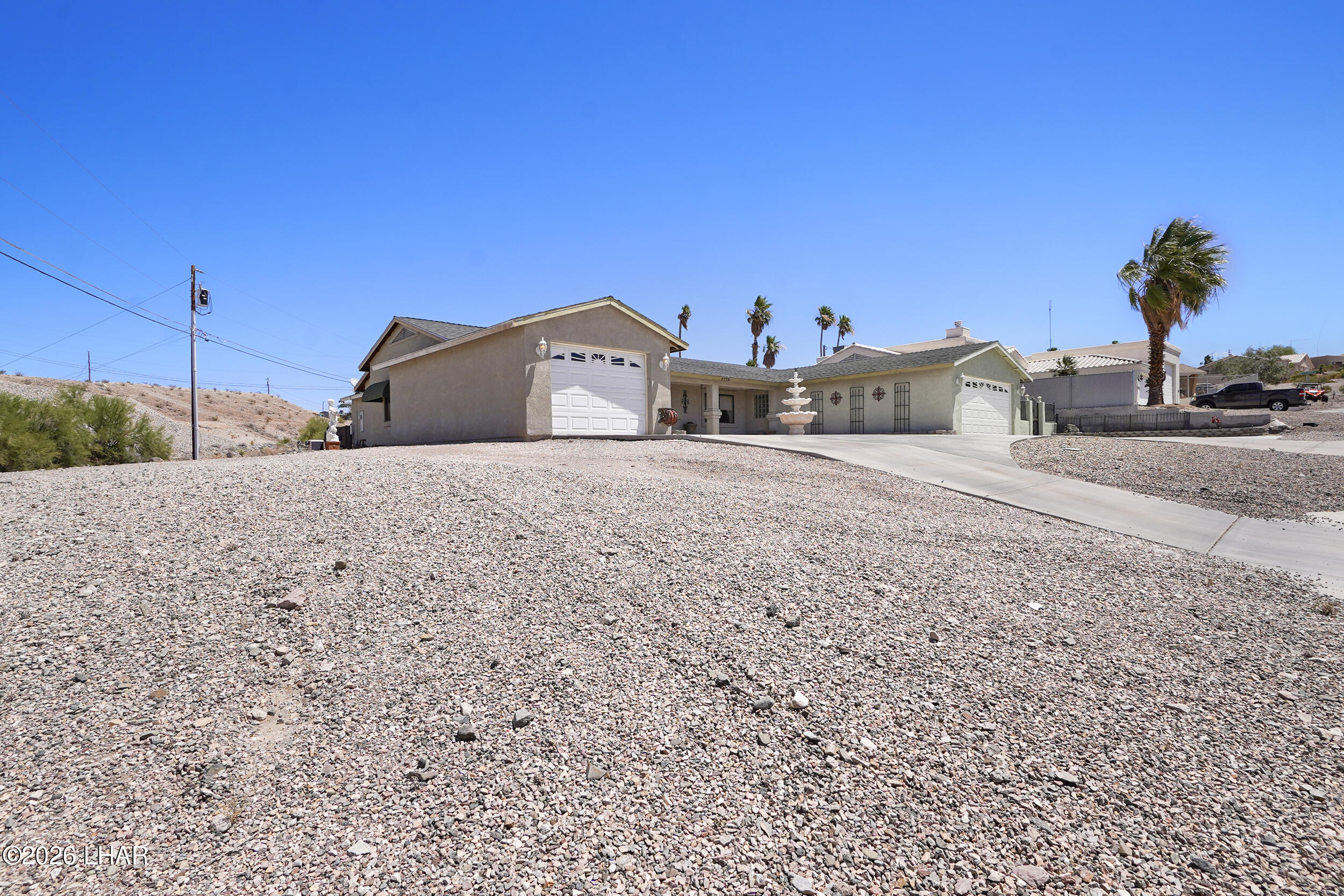 2775 Briarcrest Dr Property Photo 3