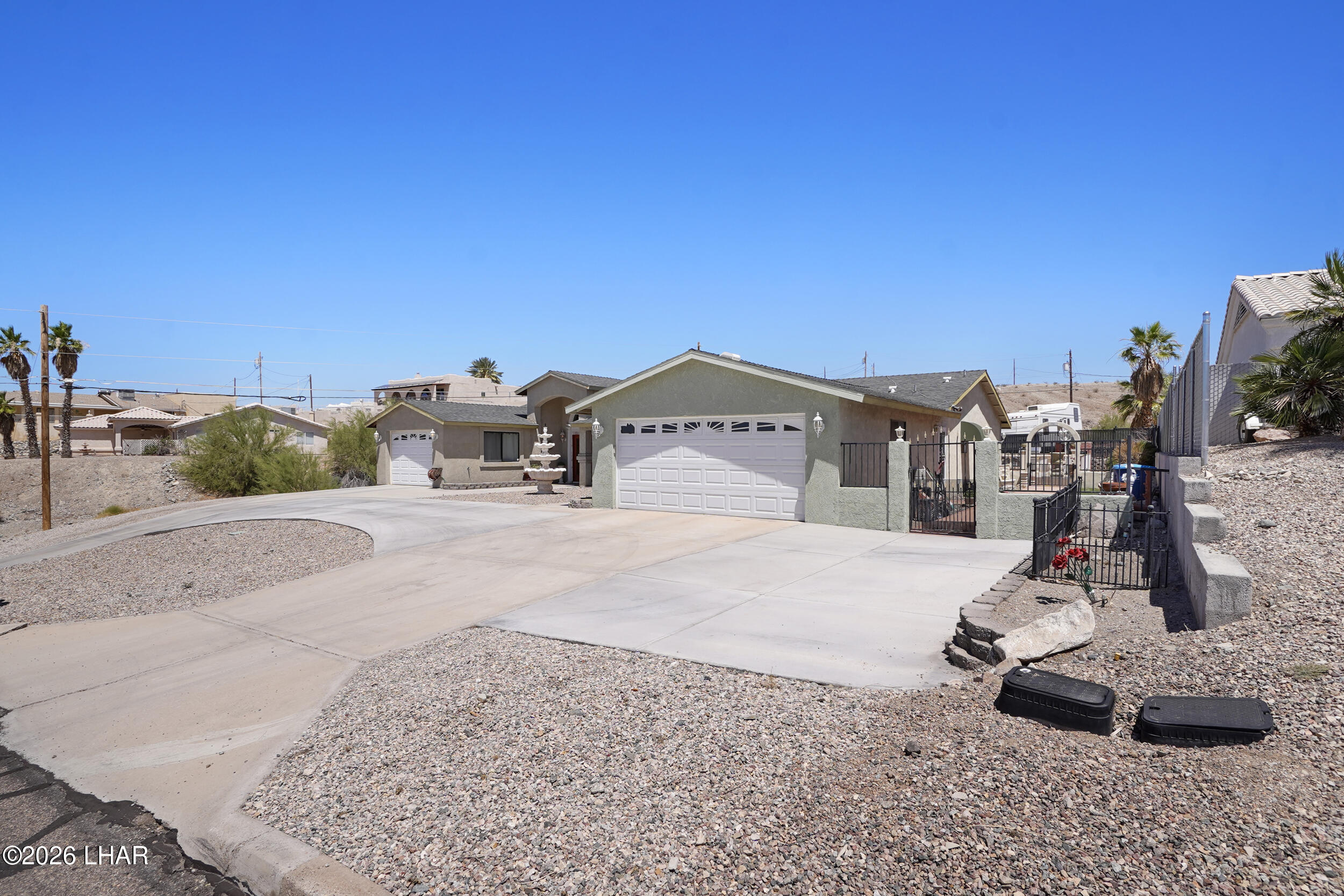 2775 Briarcrest Dr Property Photo 4