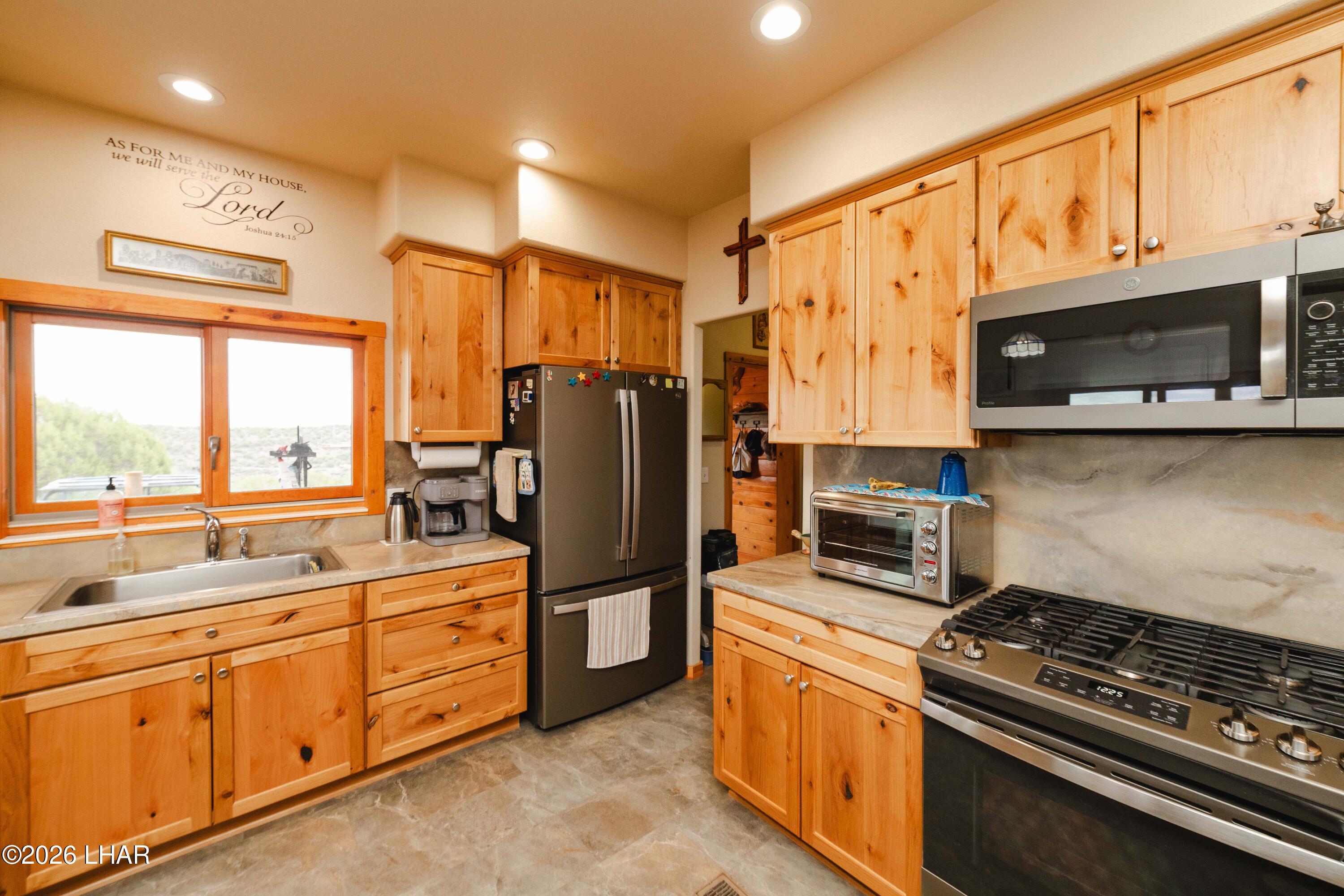 11030 S Quarter Horse Rd Property Photo 12