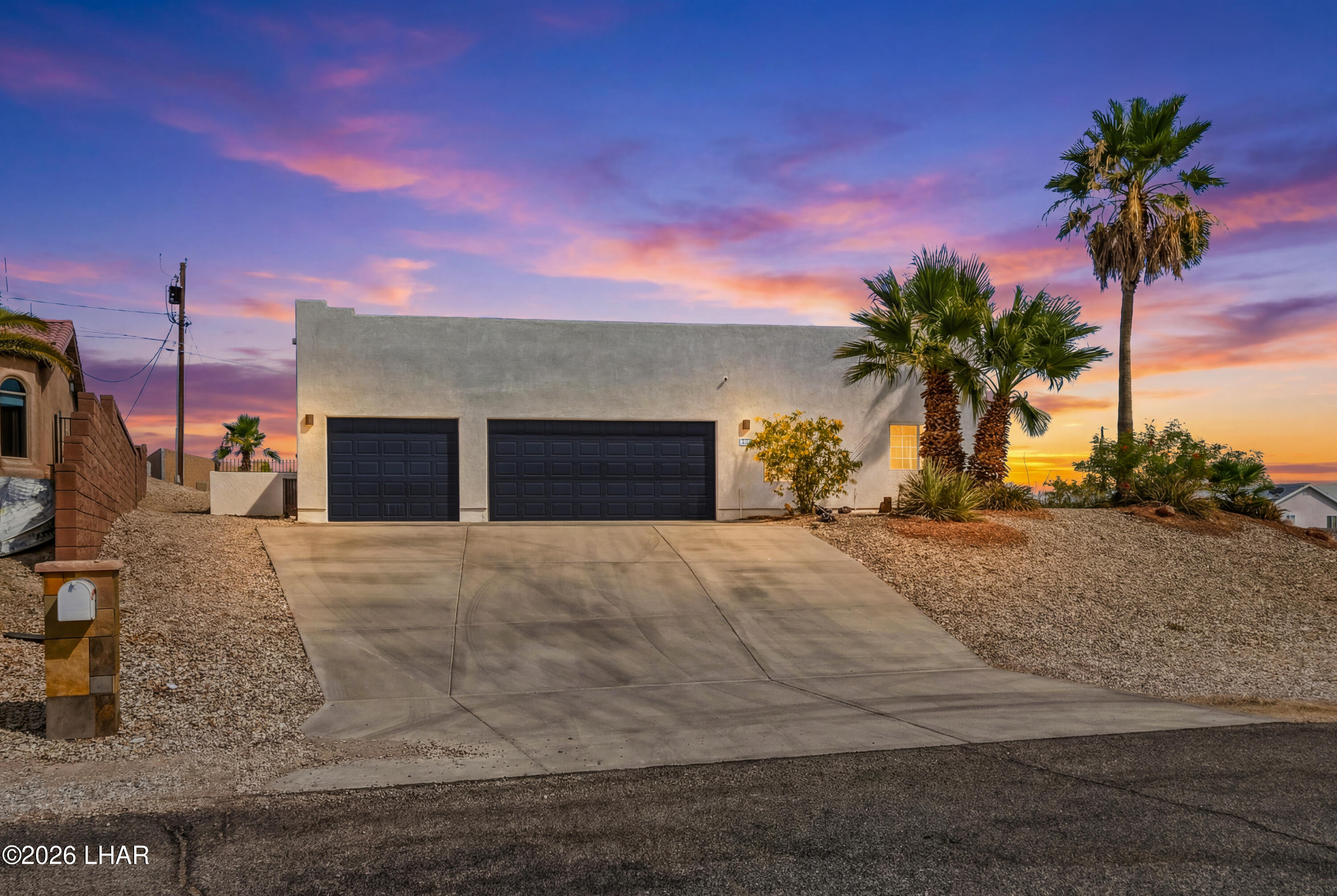 784 Cactus Dr Property Photo 1