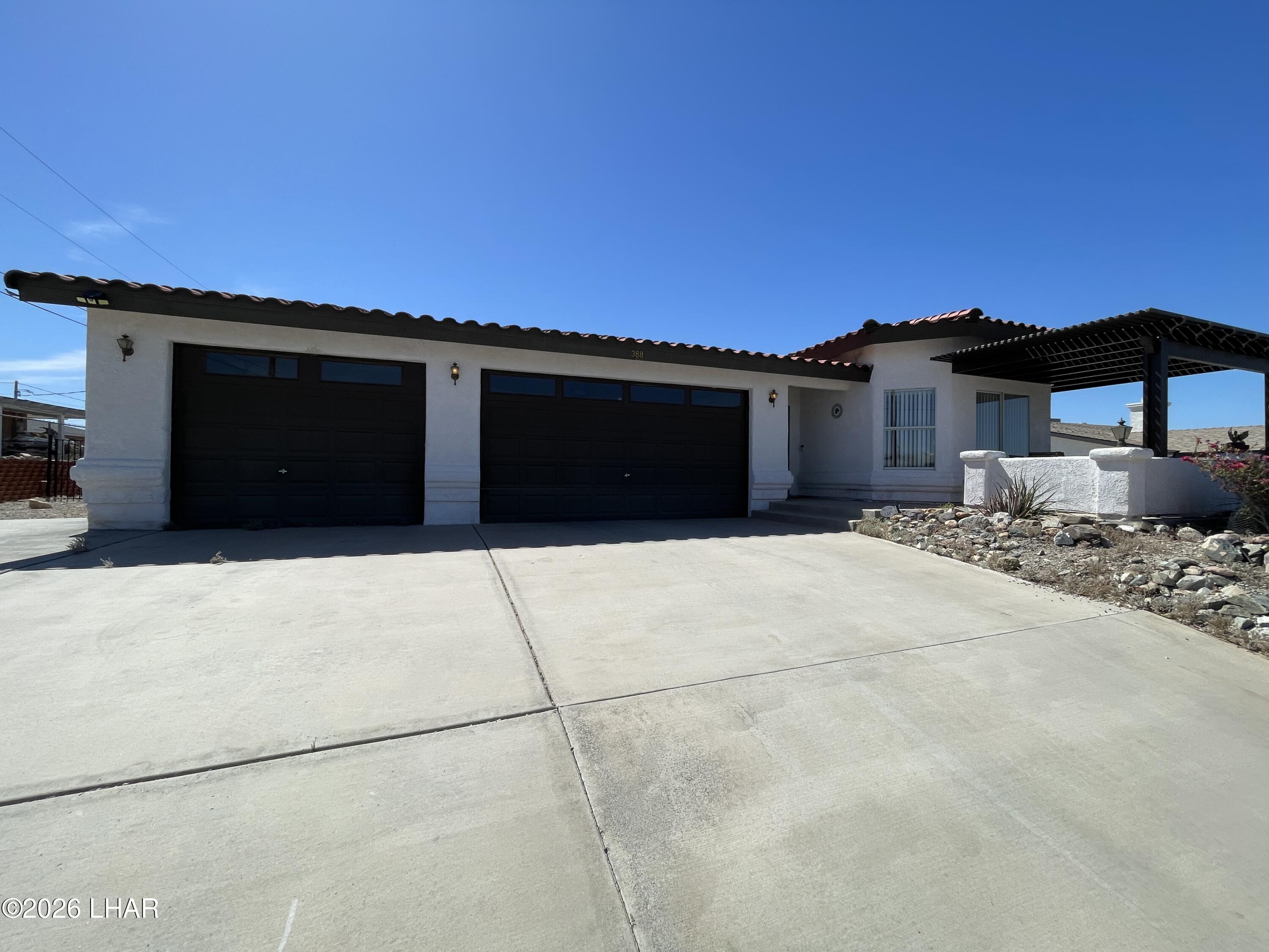 388 Coral Dr Property Photo 1