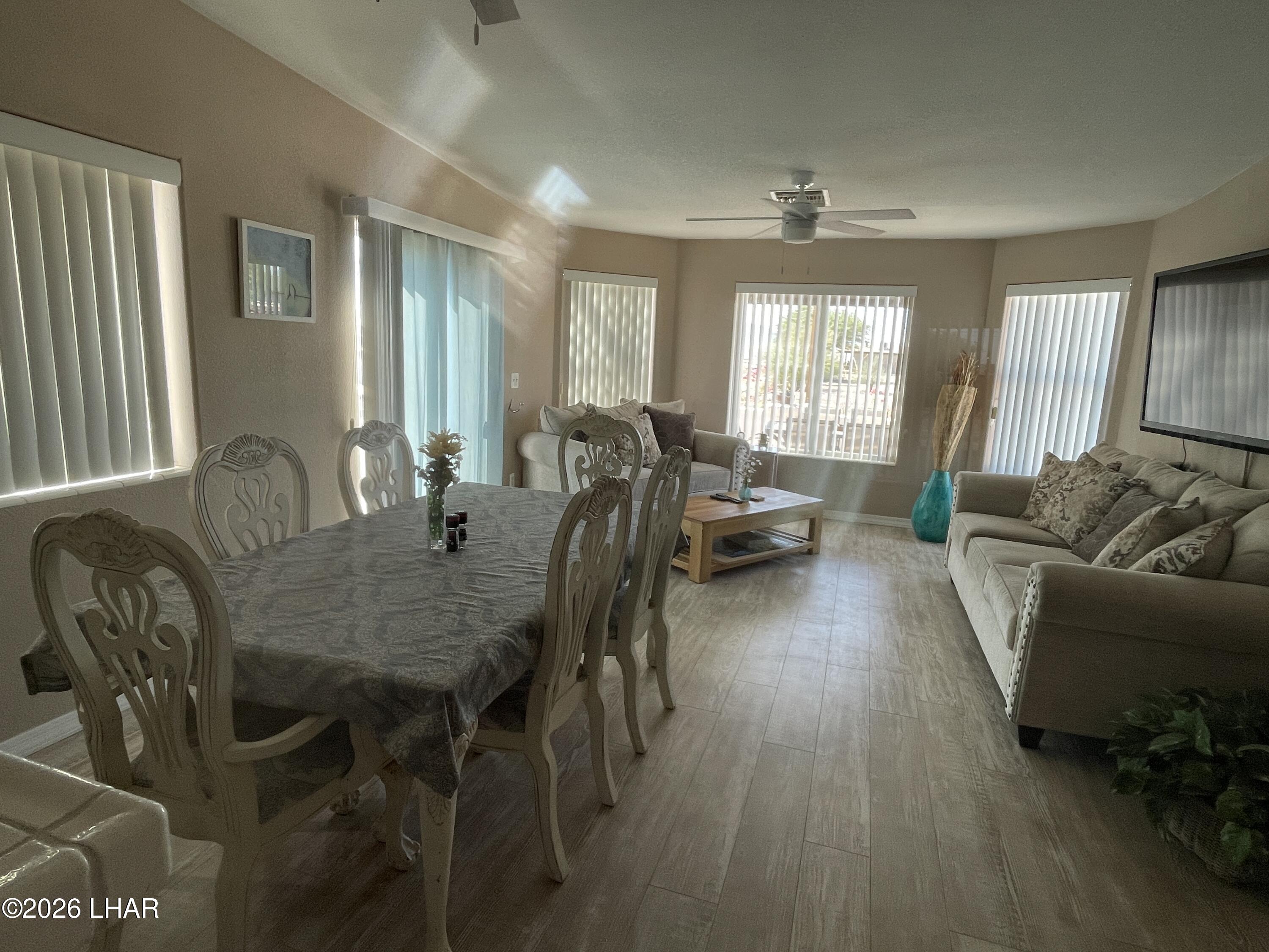 388 Coral Dr Property Photo 5