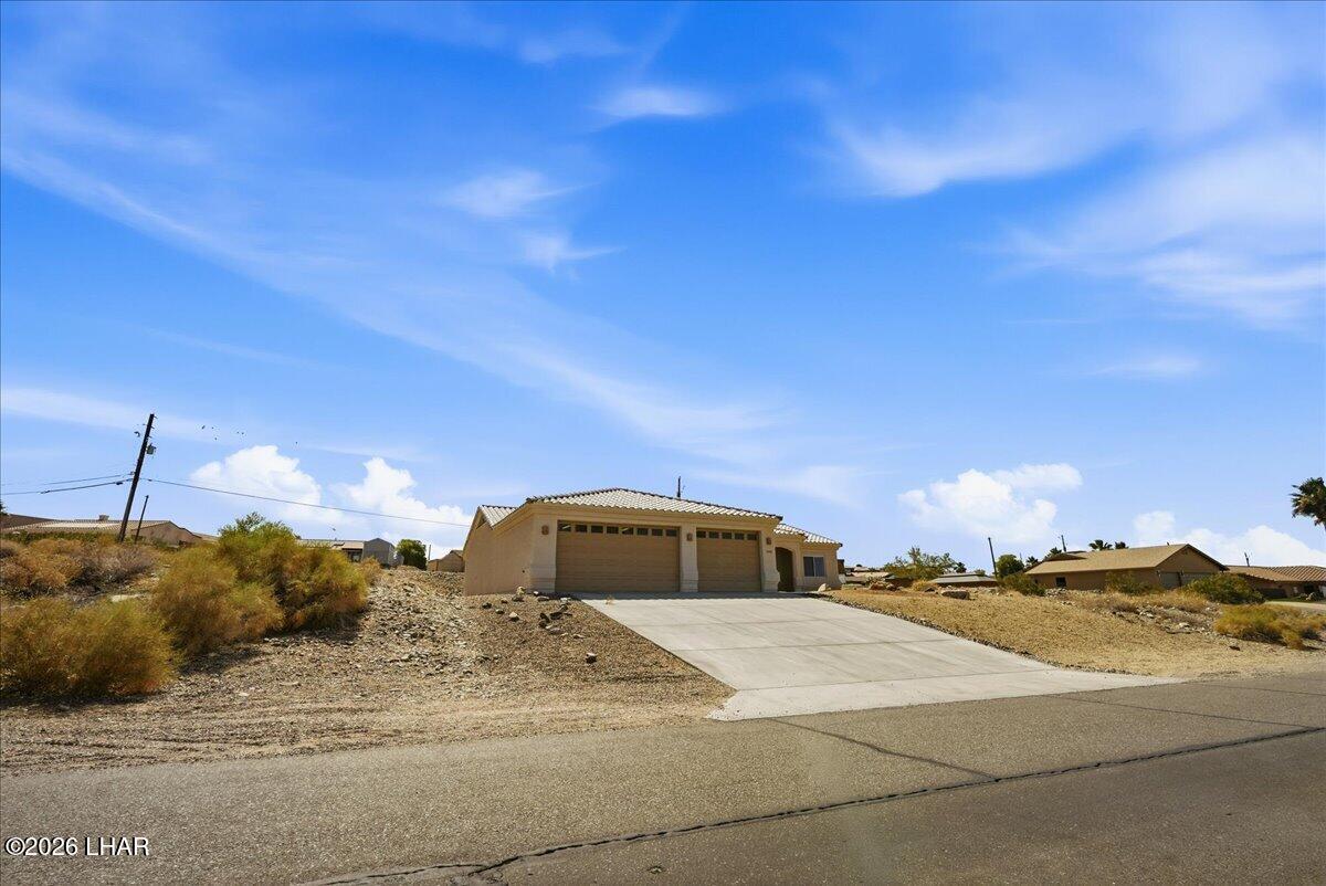 3244 Sheik Dr Property Photo 2