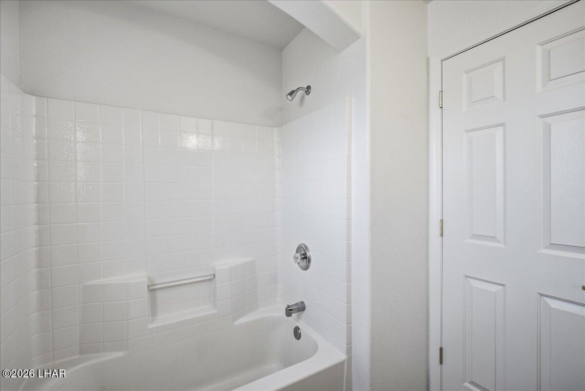3244 Sheik Dr Property Photo 28