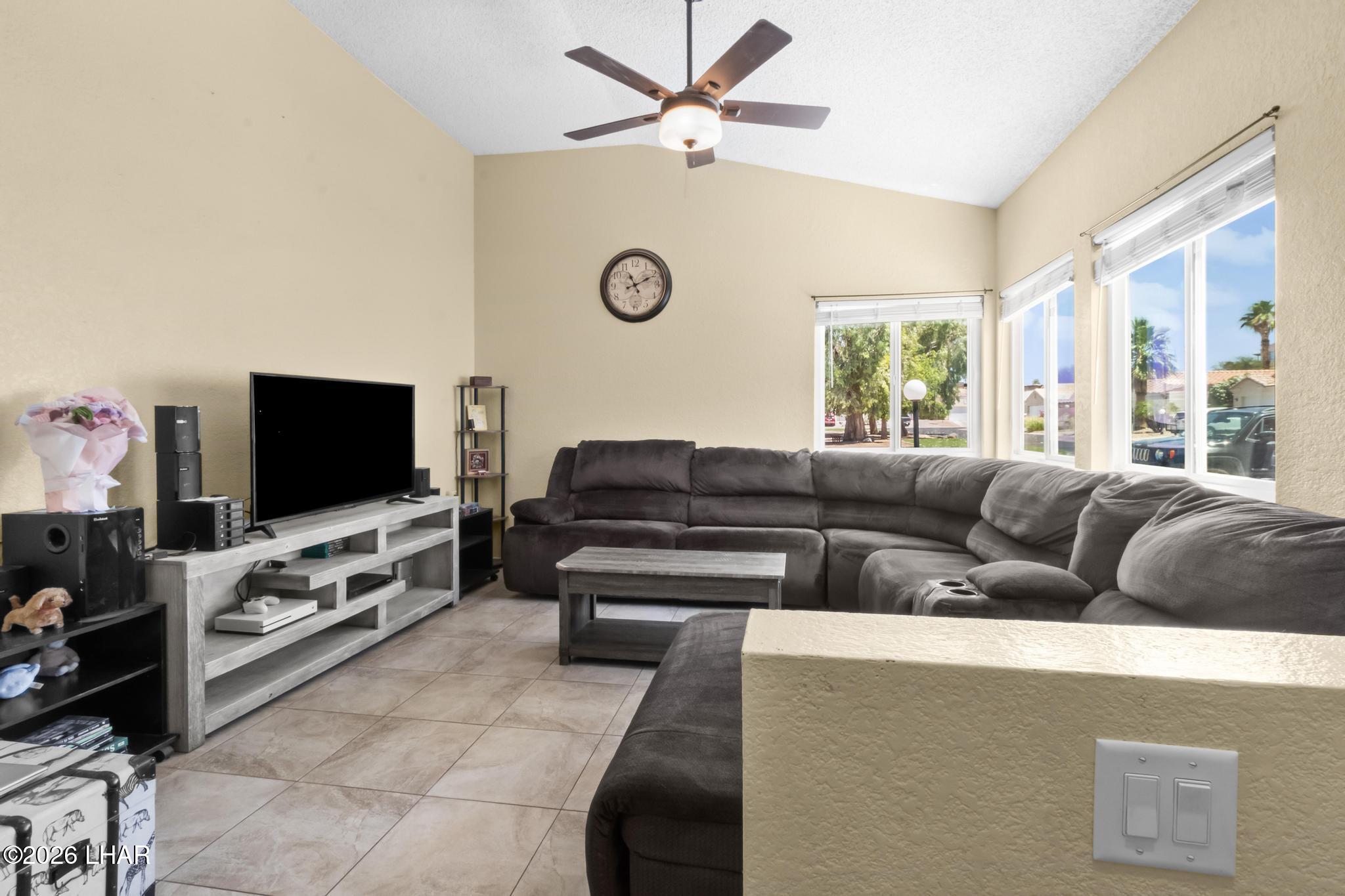 1132 Cibecue Dr Property Photo 5
