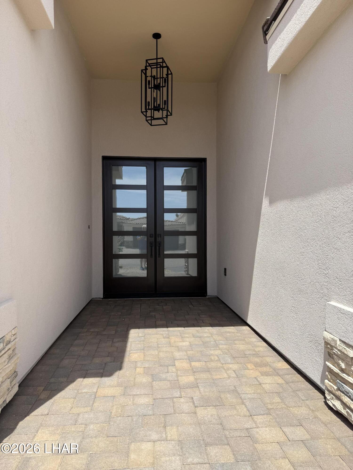 6335 Avienda De Las Colinas Property Photo 3