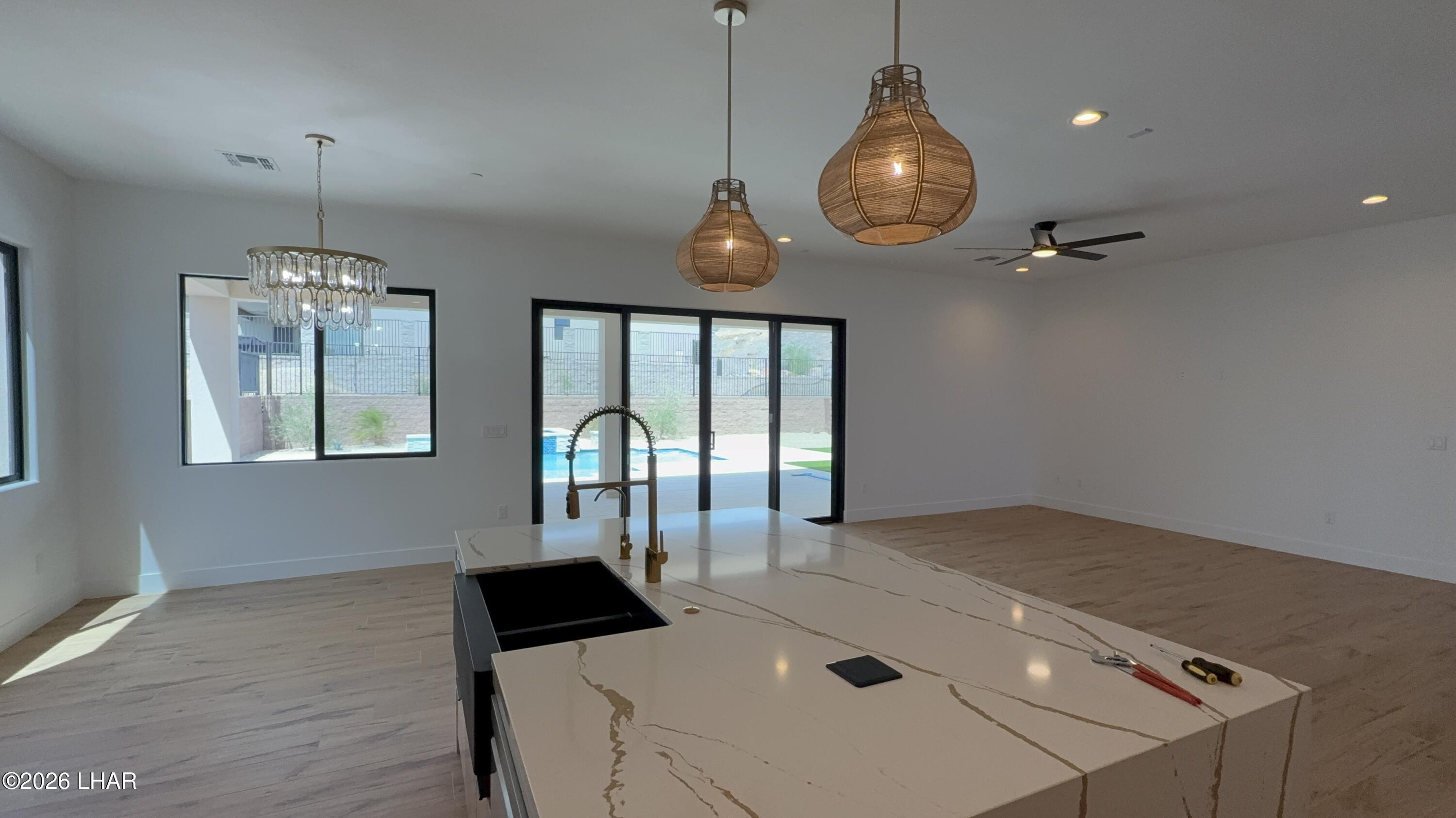 6335 Avienda De Las Colinas Property Photo 18