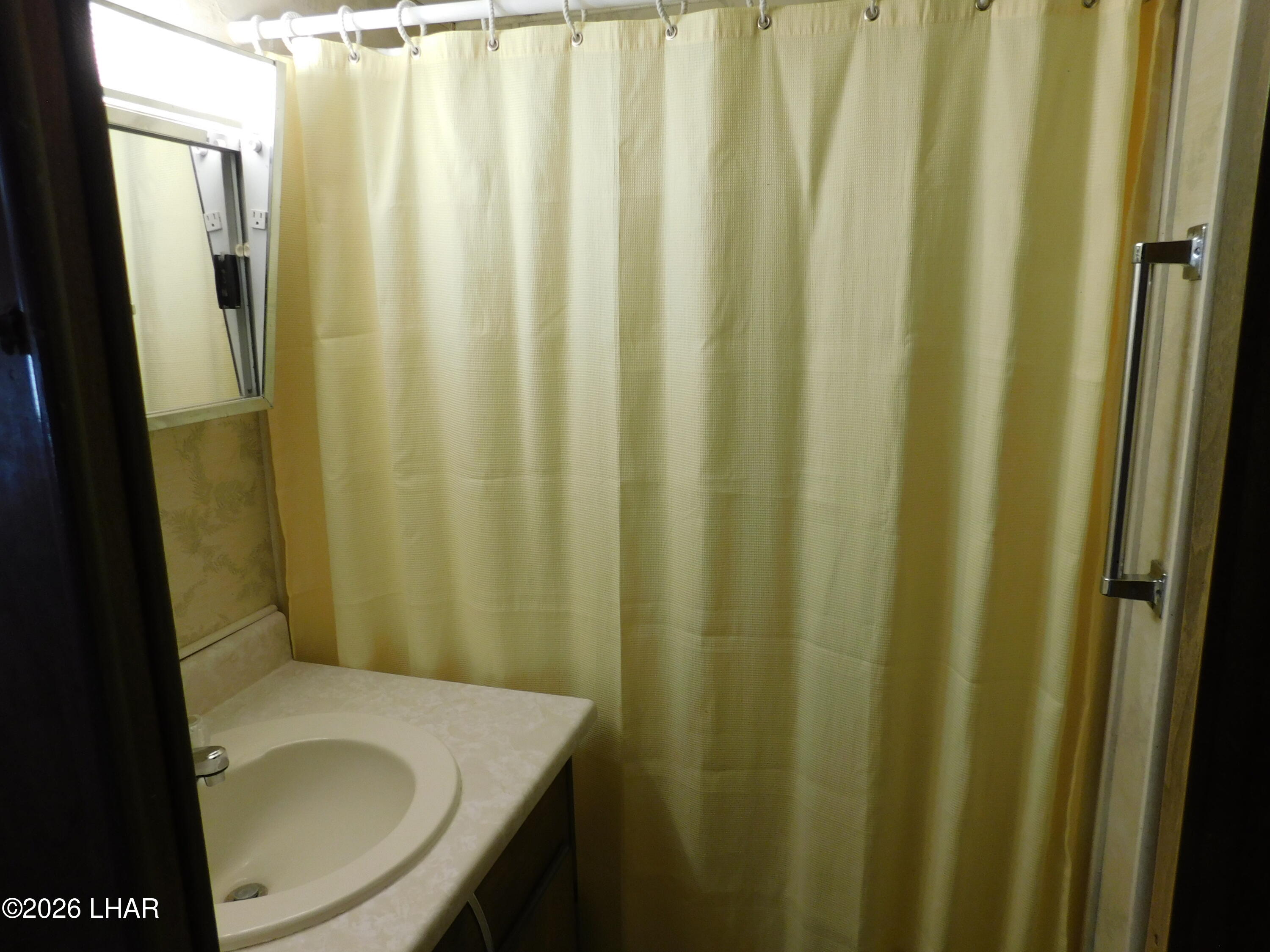 691 W Comanche Dr Property Photo 26
