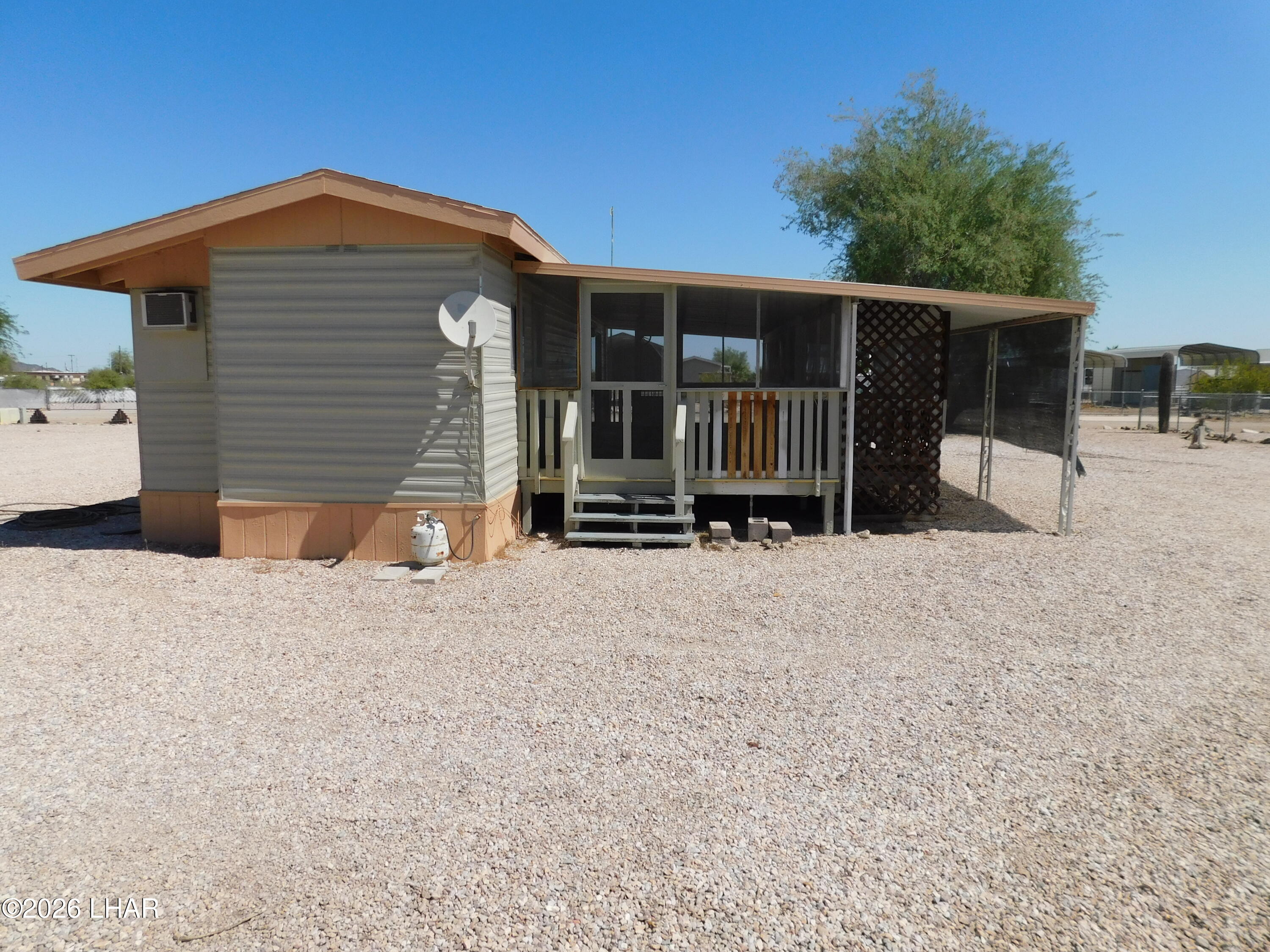 691 W Comanche Dr Property Photo 28