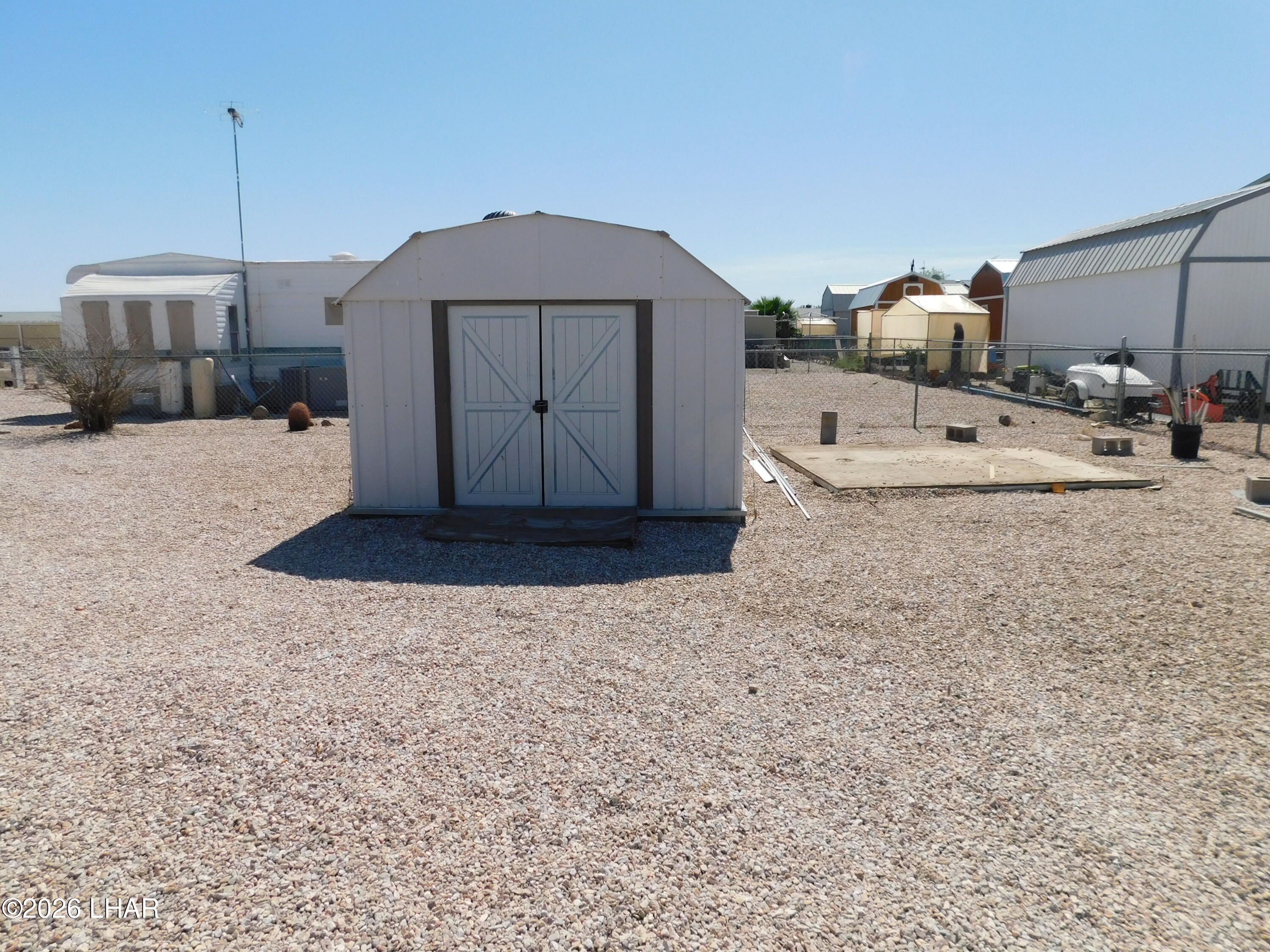 691 W Comanche Dr Property Photo 33
