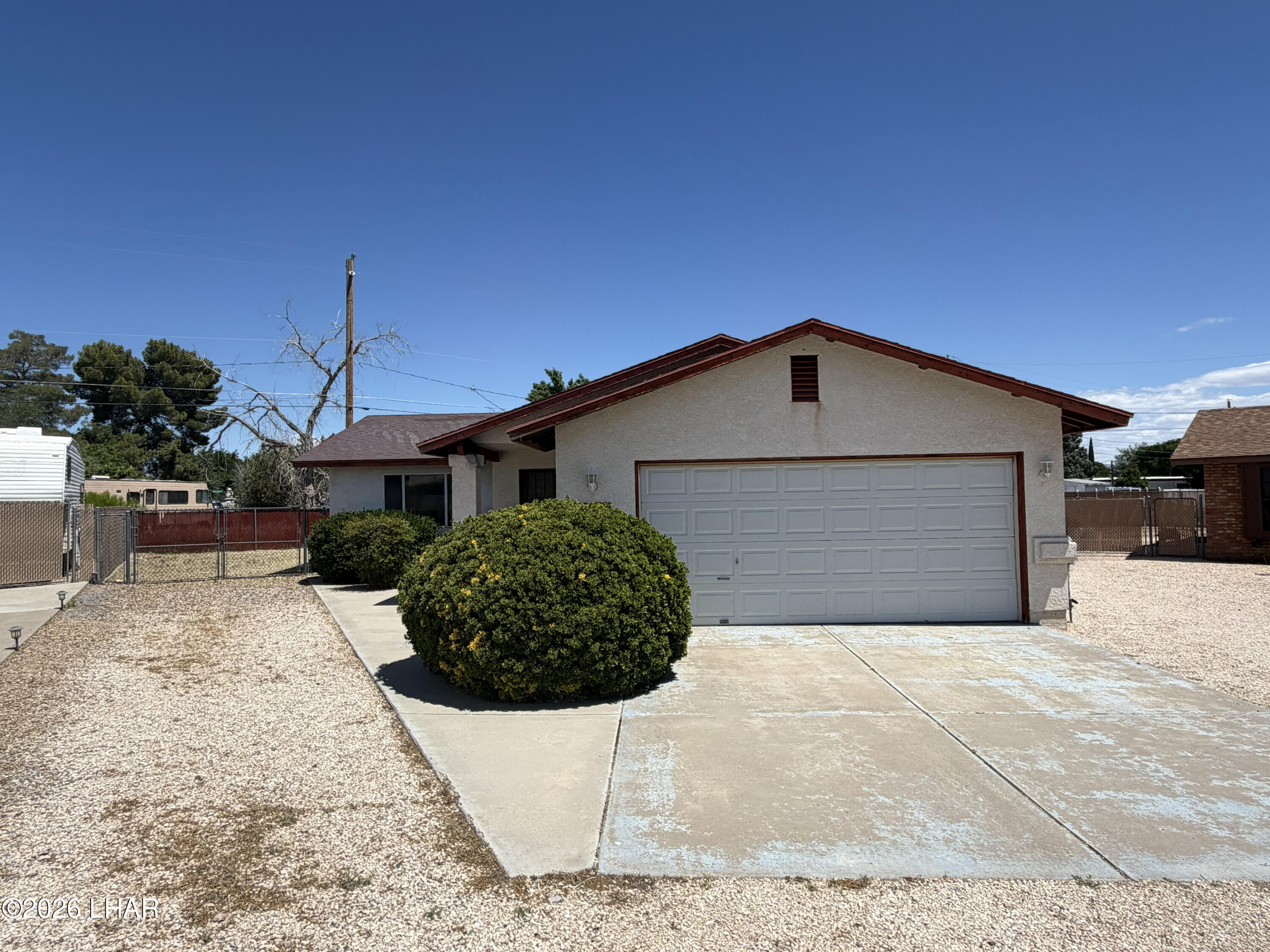 1765 E Hearne Cir Property Photo 1