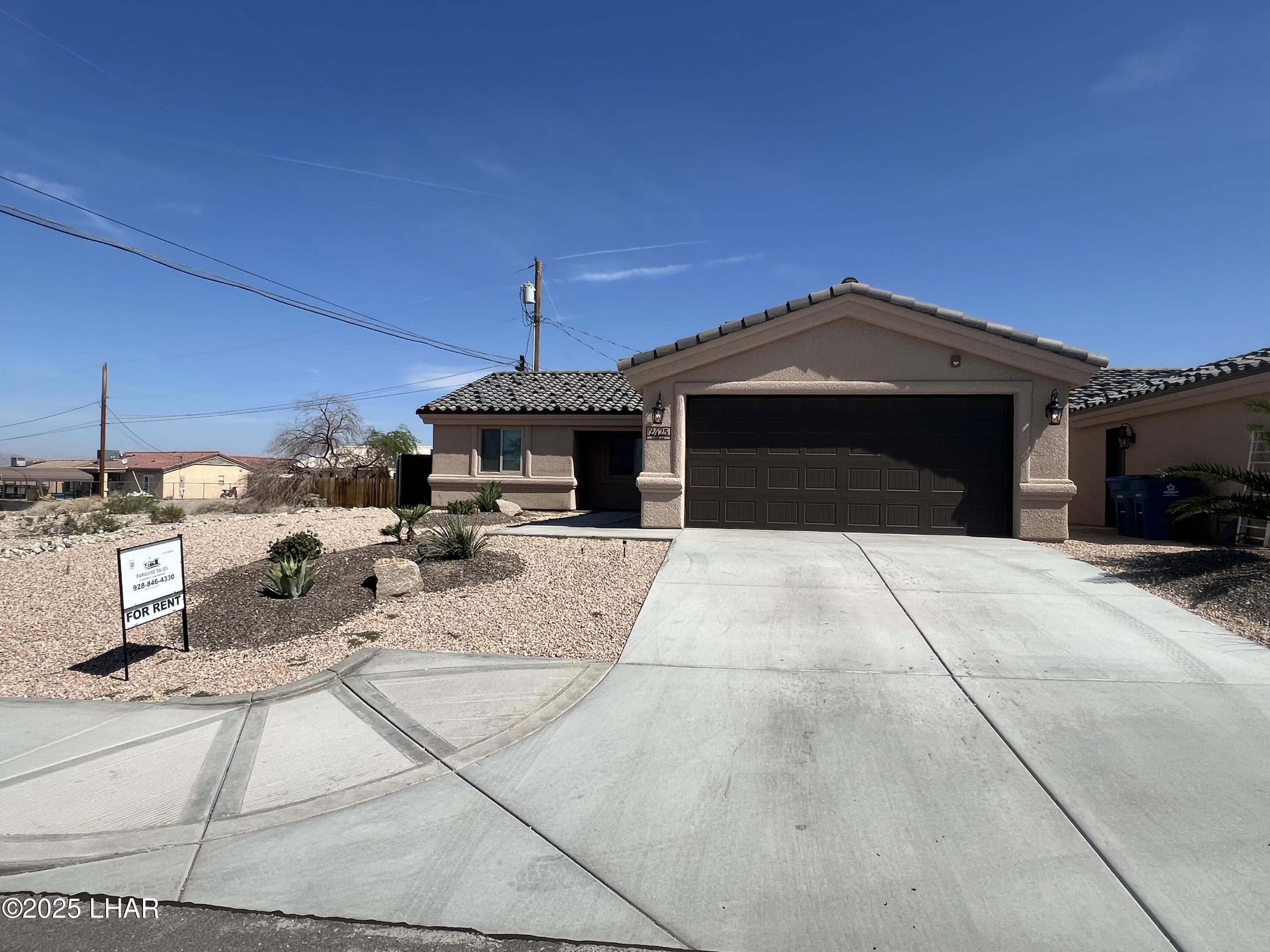 2425 Cloverlawn Dr 101 Property Photo 2