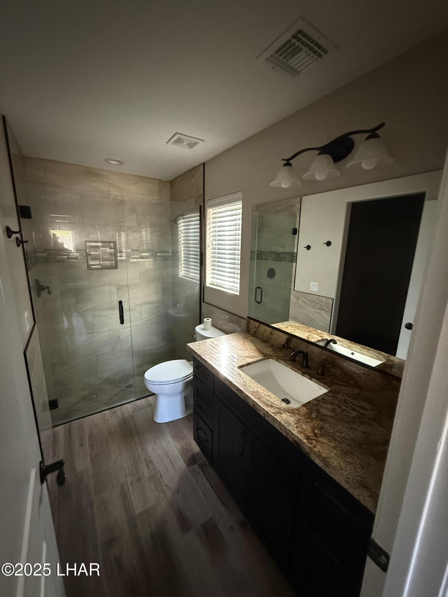 2425 Cloverlawn Dr 101 Property Photo 27