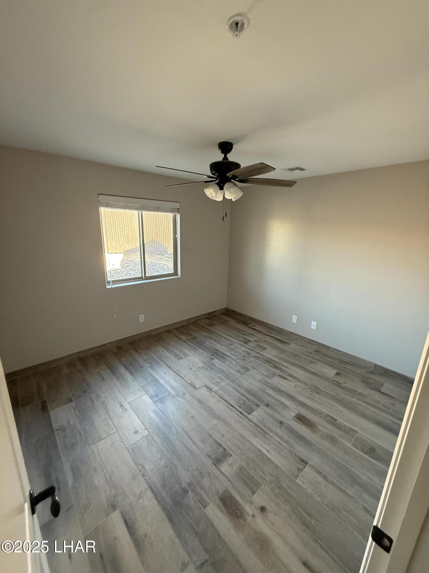 2425 Cloverlawn Dr 101 Property Photo 29
